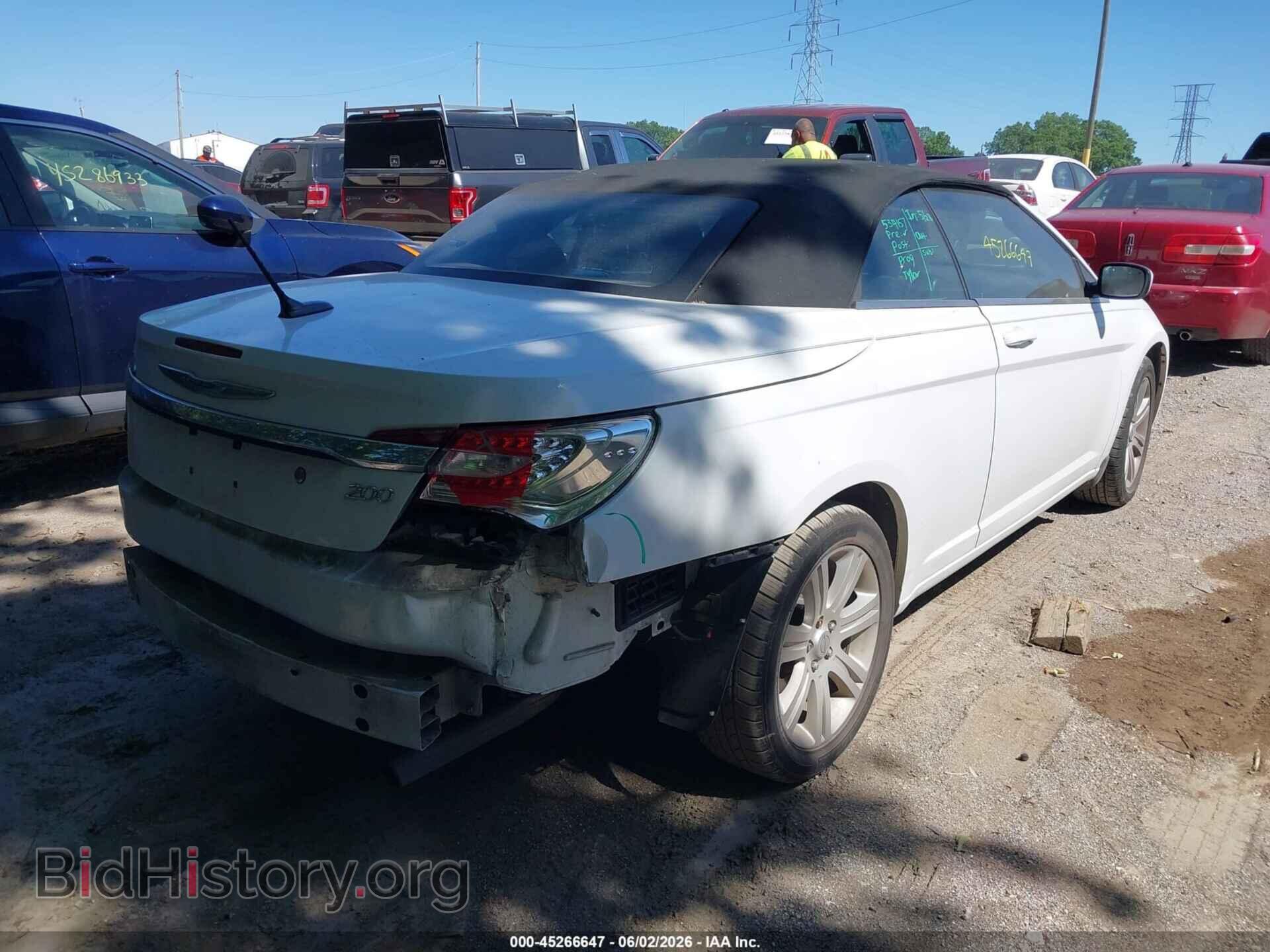 2013 CHRYSLER 200 - VIN: 1C3BCBEB8DN539825 - Photo 4