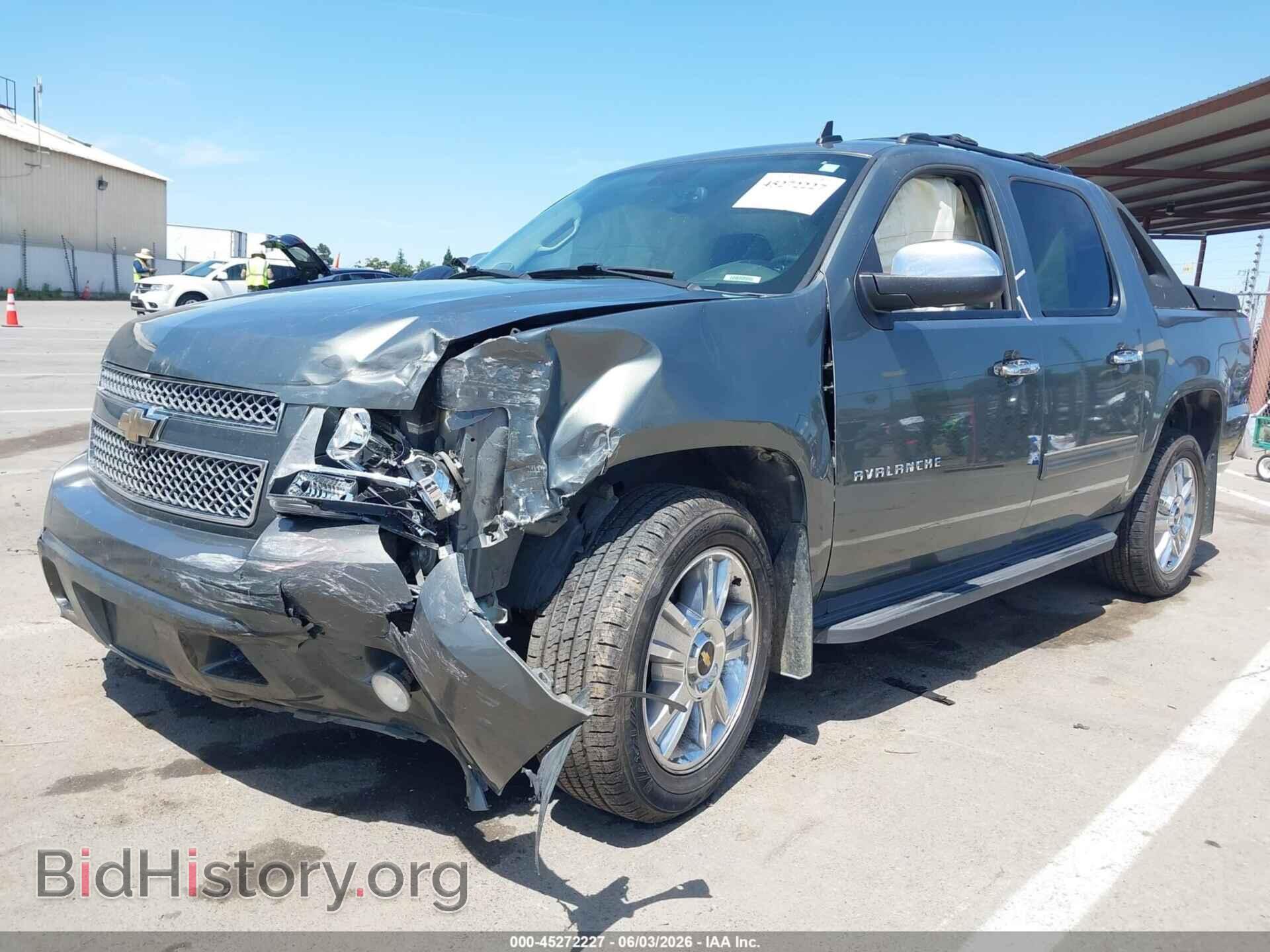 2011 CHEVROLET AVALANCHE 1500 - VIN: 3GNMCEE03BG144565 - Фото 2