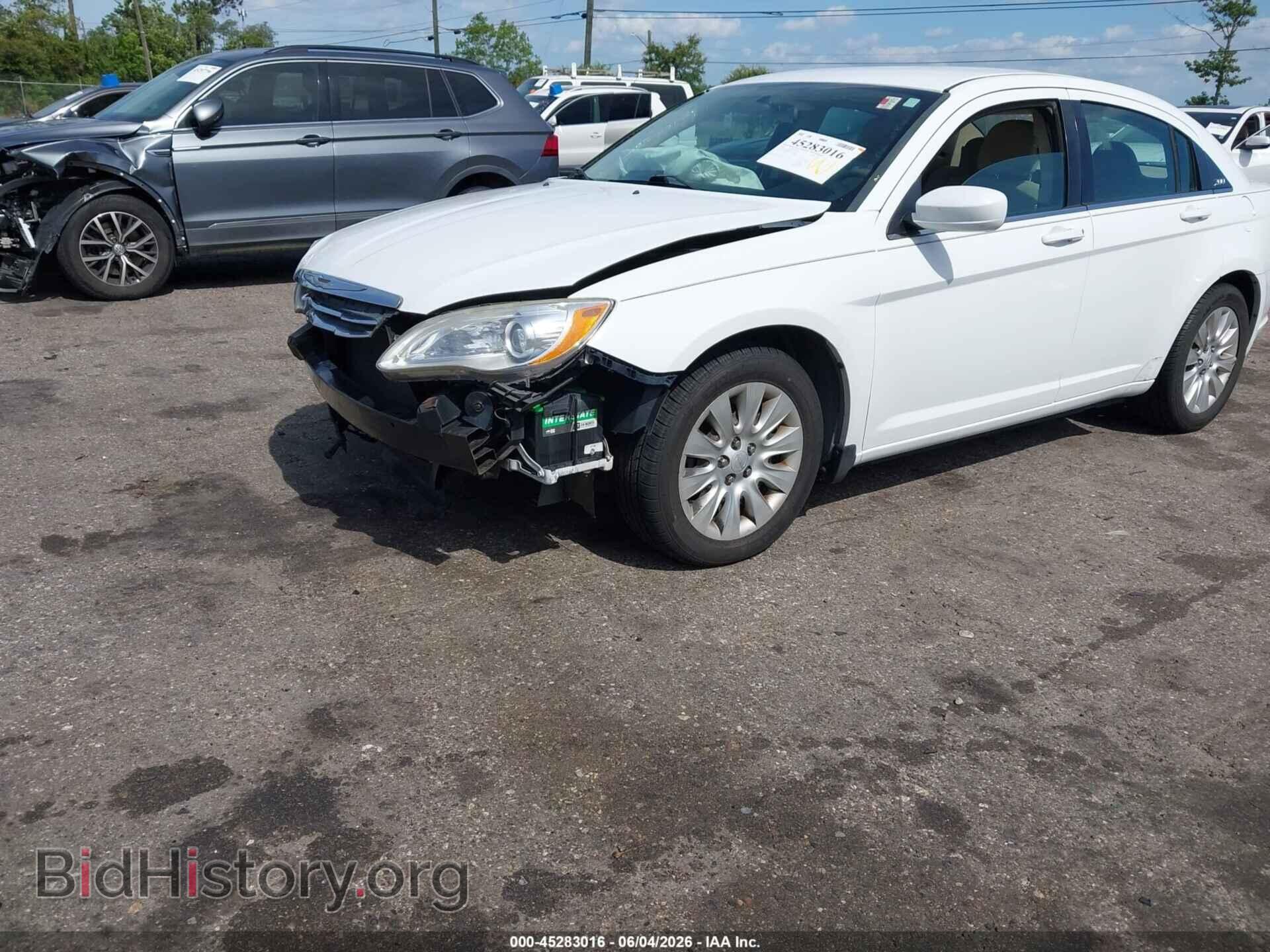 2014 CHRYSLER 200 - VIN: 1C3CCBAB8EN206259 - Photo 2