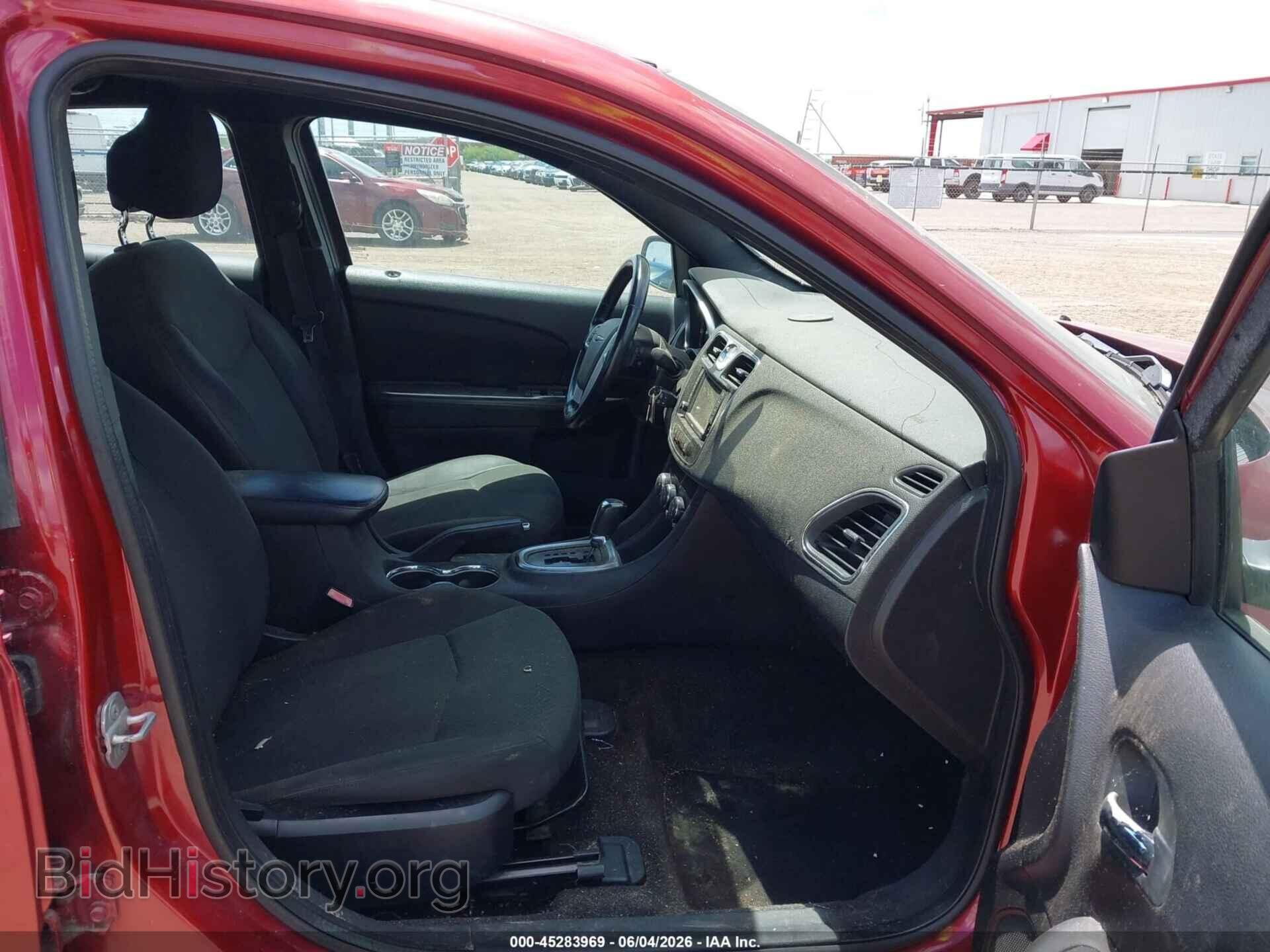 2011 CHRYSLER 200 - VIN: 1C3BC1FG4BN504037 - Фото 5