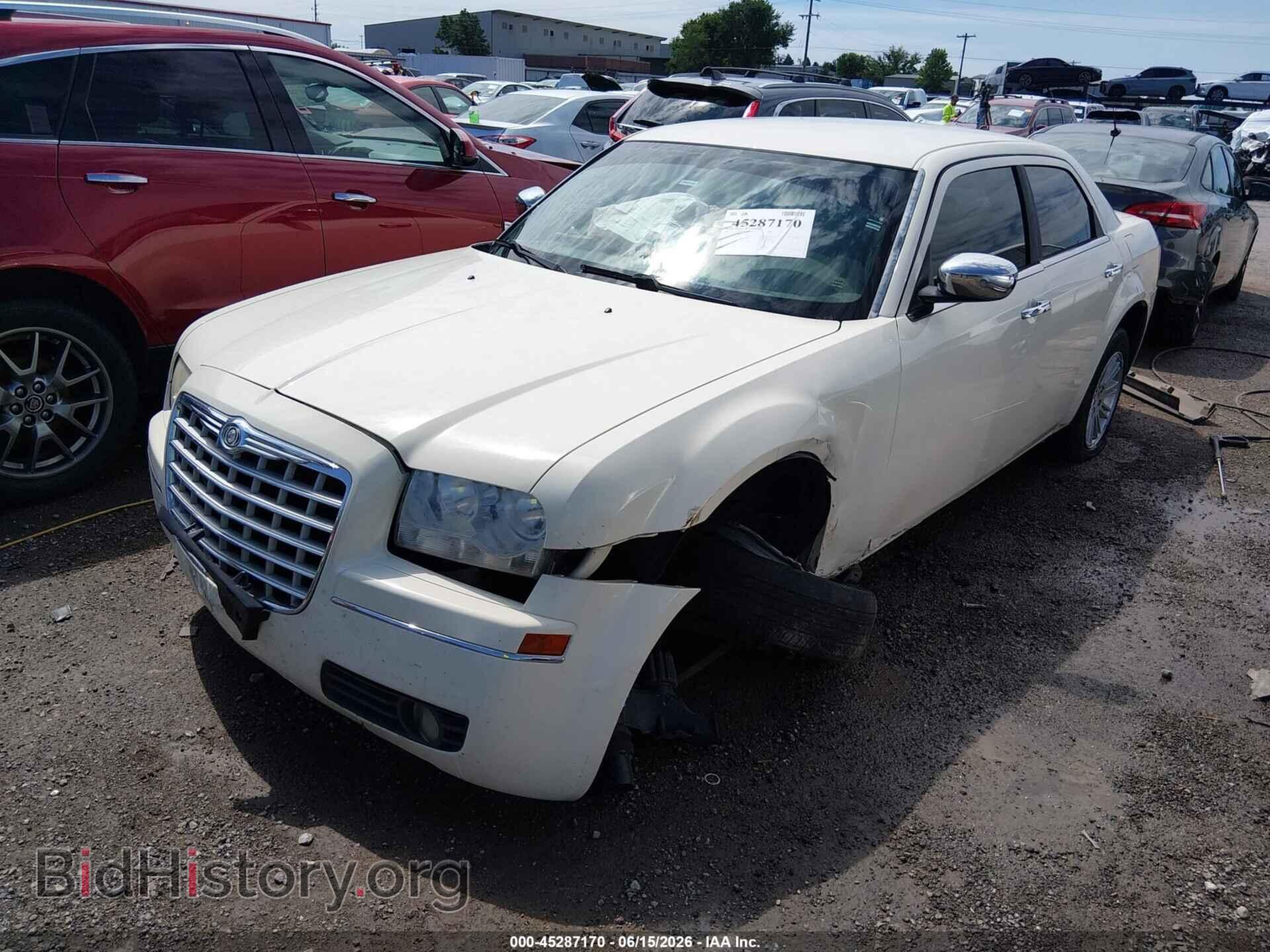 2010 CHRYSLER 300 - VIN: 2C3CA4CD9AH123183 - Фото 2