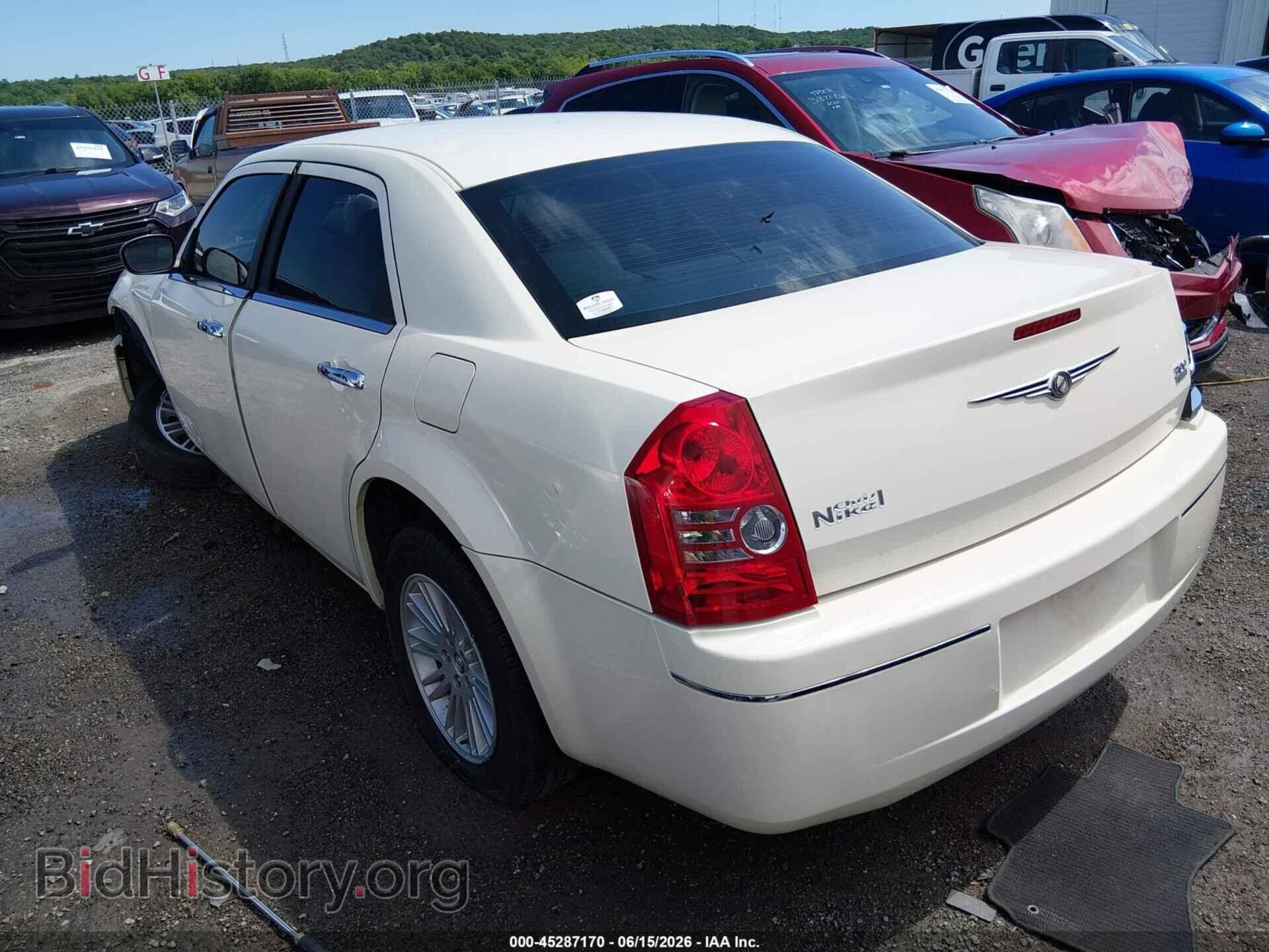 2010 CHRYSLER 300 - VIN: 2C3CA4CD9AH123183 - Фото 3