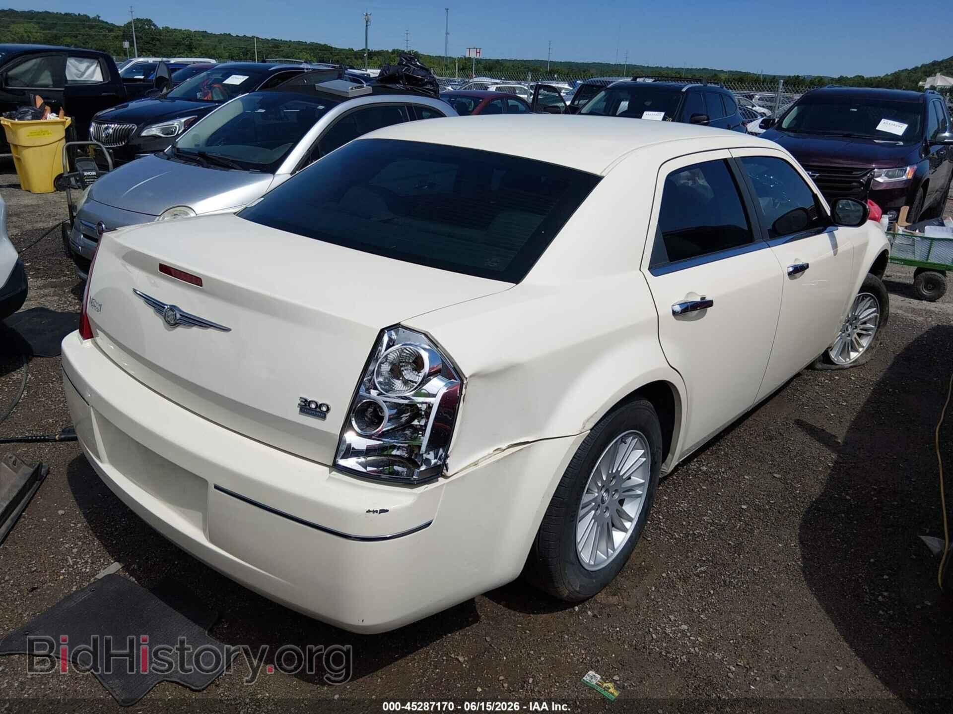 2010 CHRYSLER 300 - VIN: 2C3CA4CD9AH123183 - Фото 4