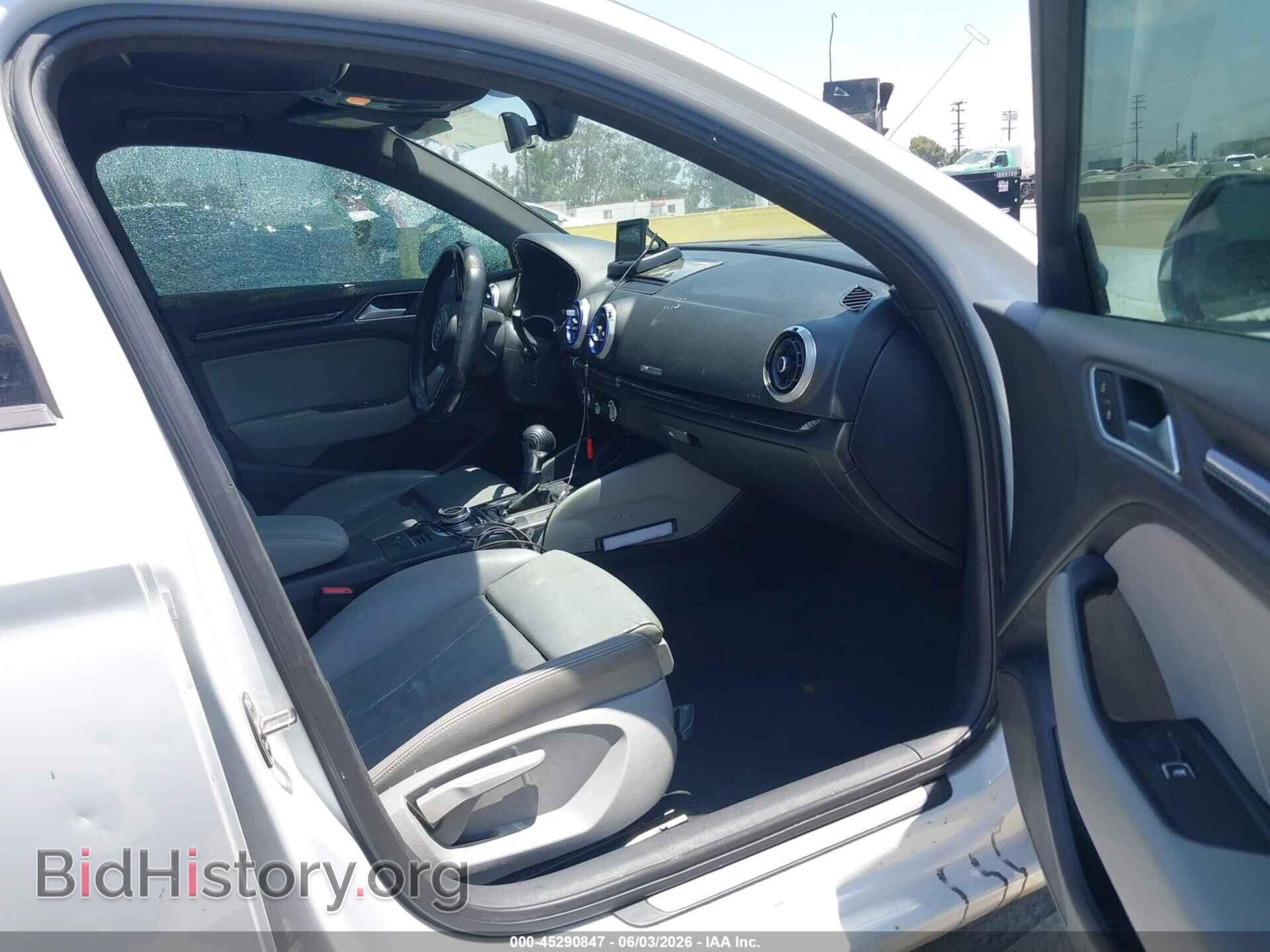 2017 AUDI A3 - VIN: WAUAUGFF8H1064268 - Фото 5