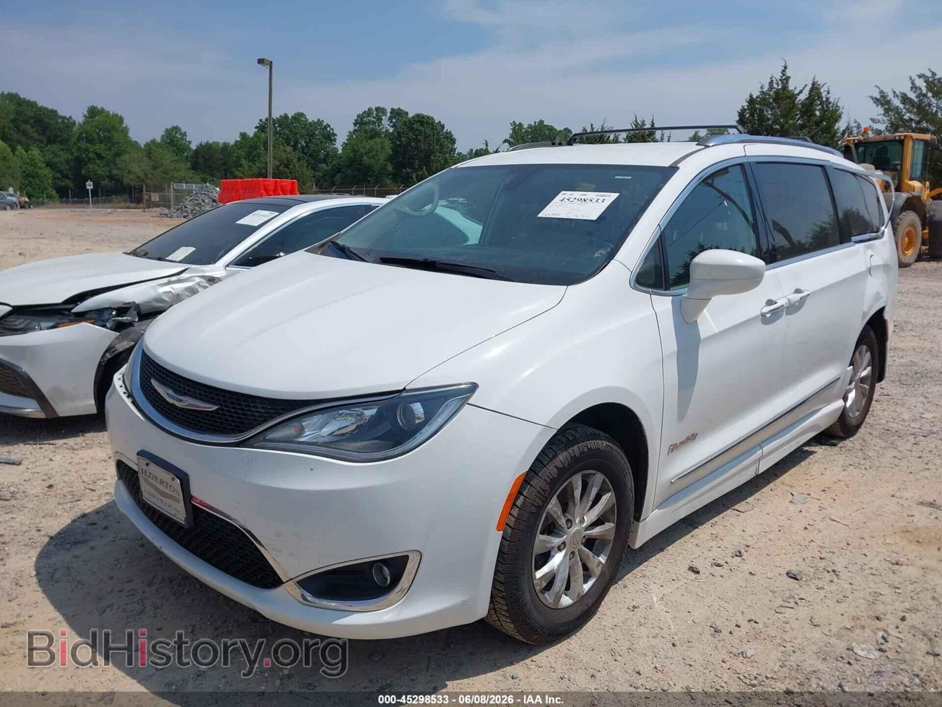 2019 CHRYSLER PACIFICA - VIN: 2C4RC1BG8KR537433 - Фото 2