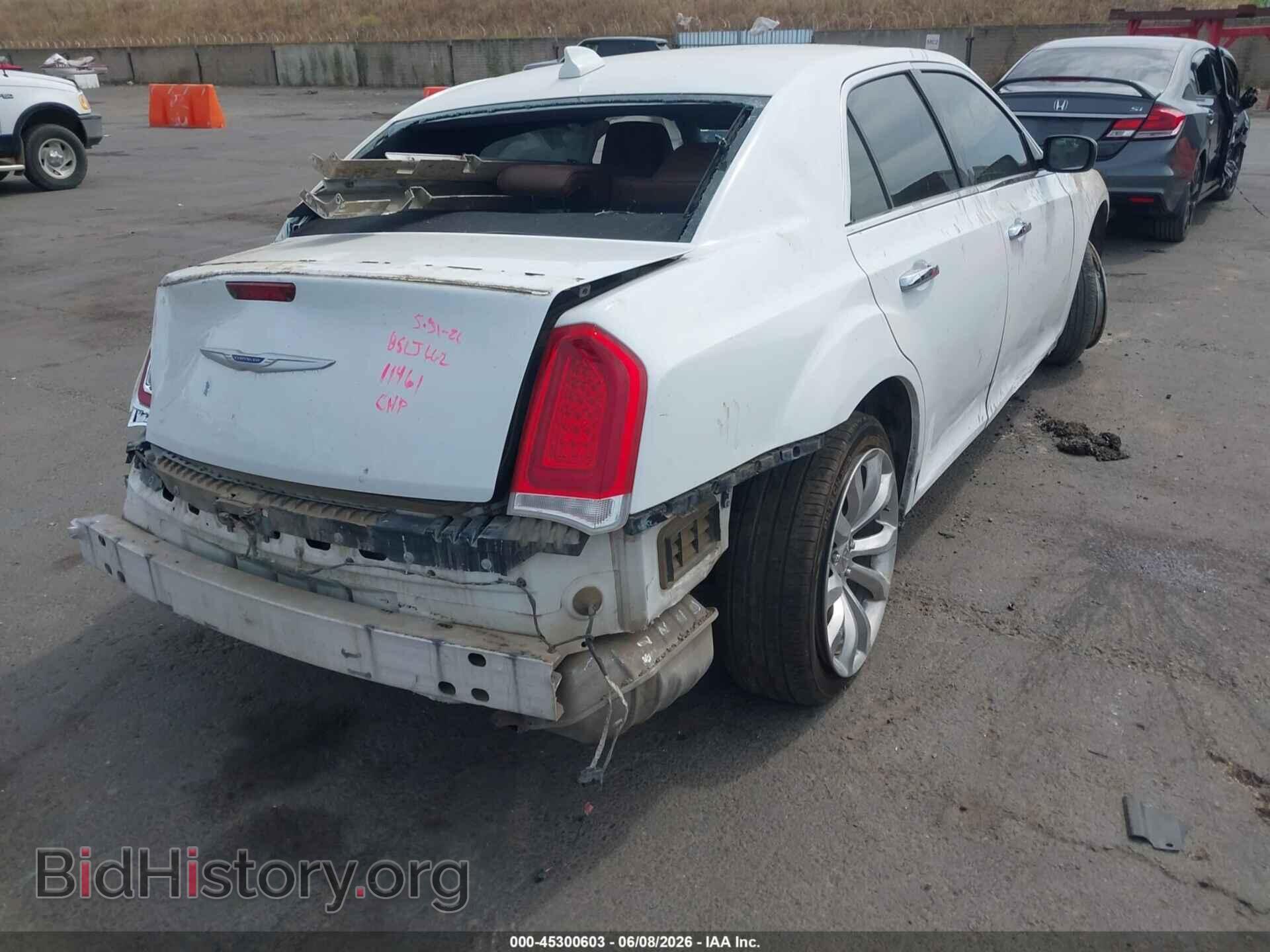 2019 CHRYSLER 300 - VIN: 2C3CCAEG7KH527956 - Photo 4