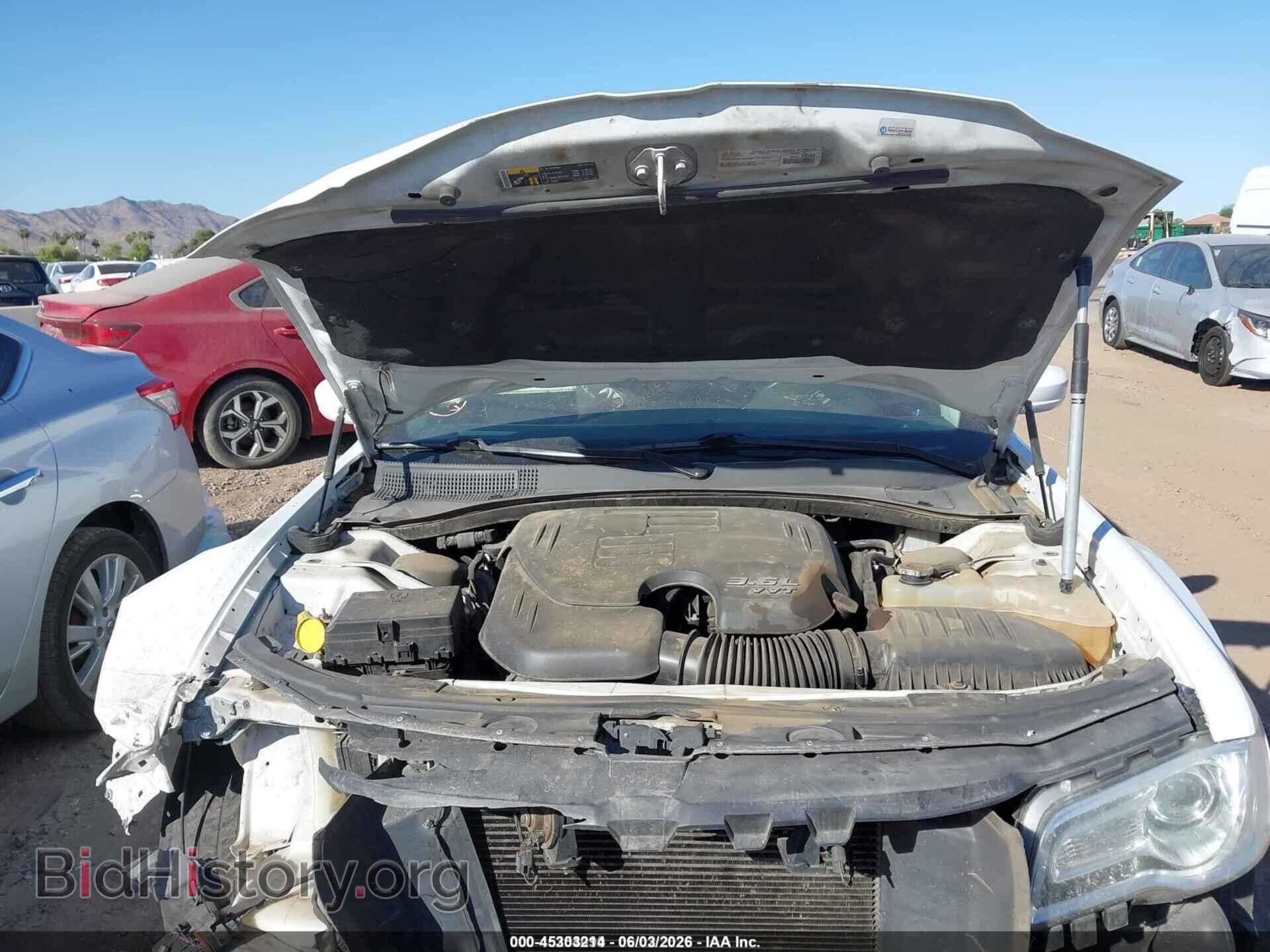 2019 CHRYSLER 300 - VIN: 2C3CCAAG6KH500866 - Фото 10