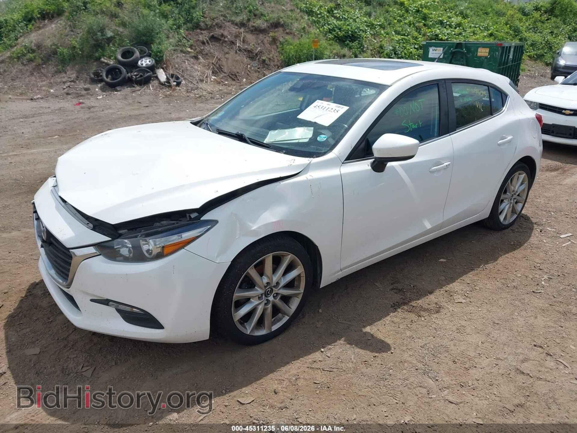 2017 MAZDA MAZDA3 - VIN: 3MZBN1L38HM137568 - Фото 2