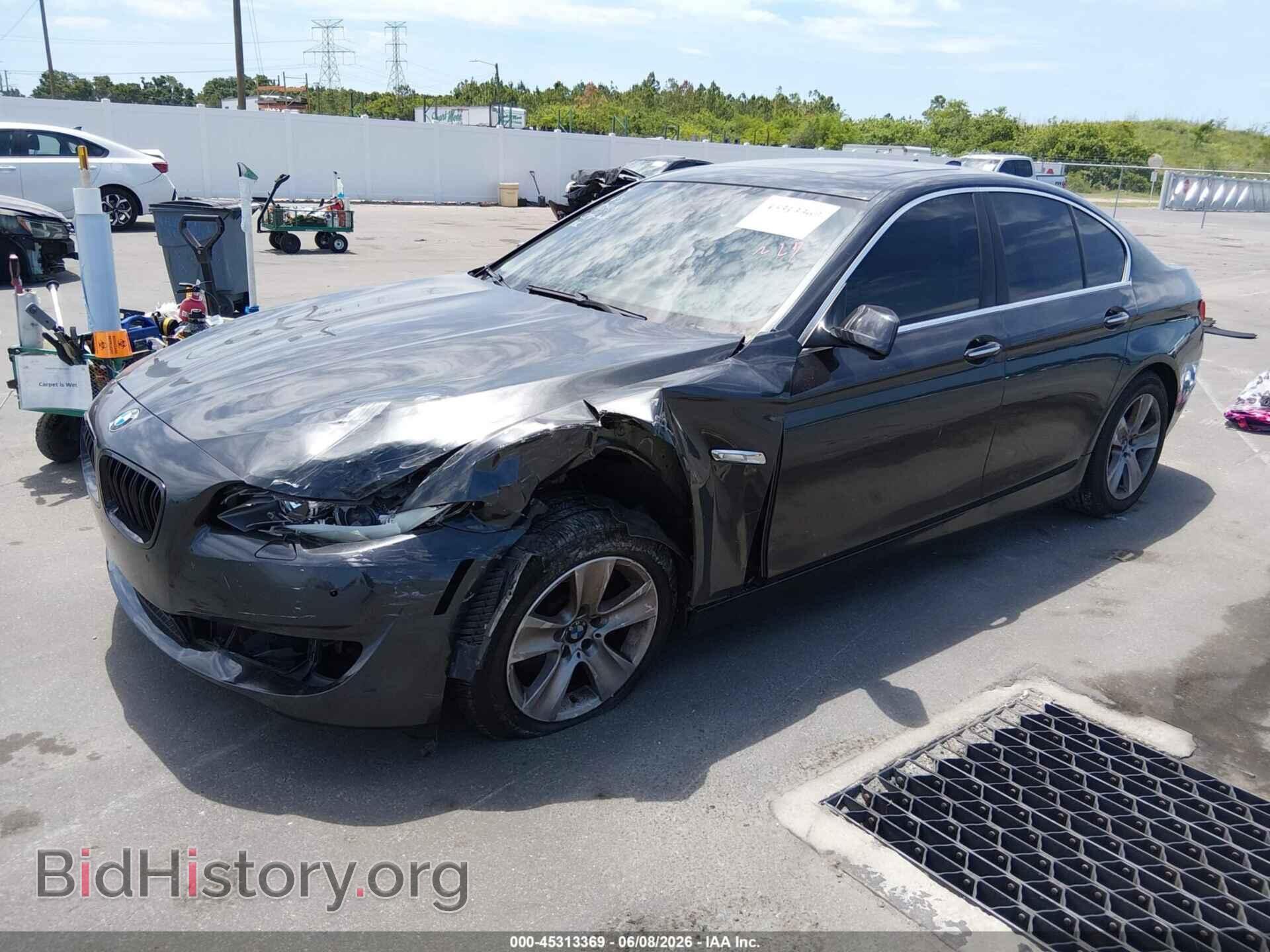 2011 BMW 528I - VIN: WBAFR1C53BC744901 - Фото 2