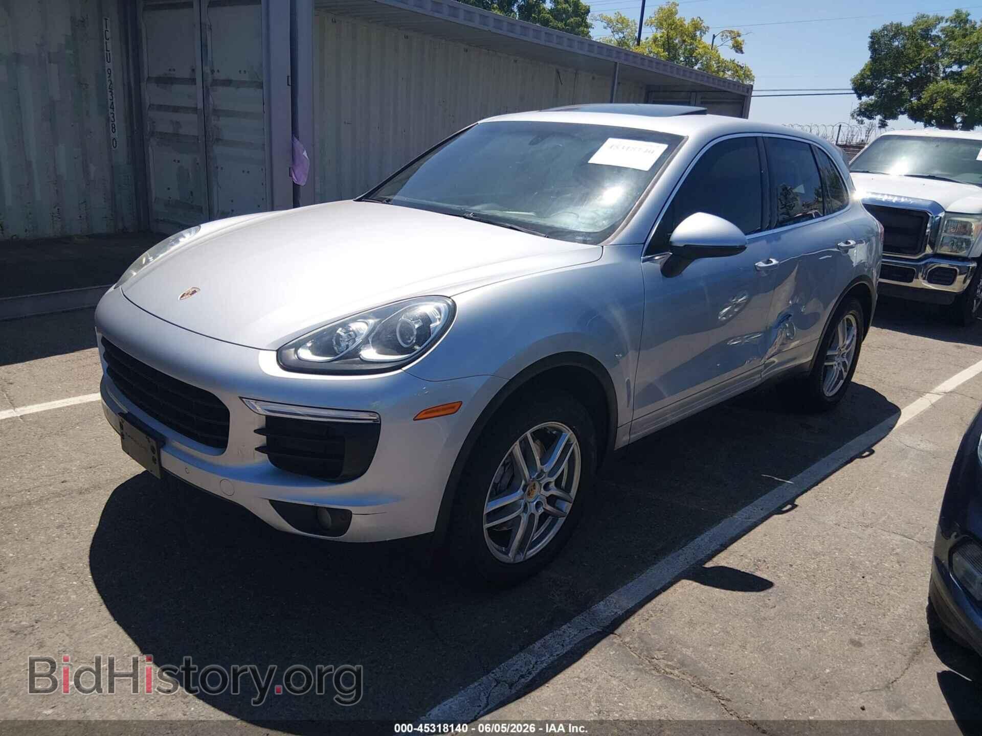 2016 PORSCHE CAYENNE - VIN: WP1AA2A25GLA04887 - Photo 2