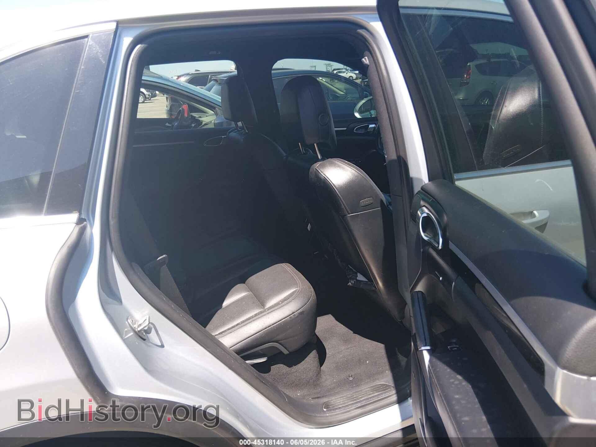 2016 PORSCHE CAYENNE - VIN: WP1AA2A25GLA04887 - Photo 8