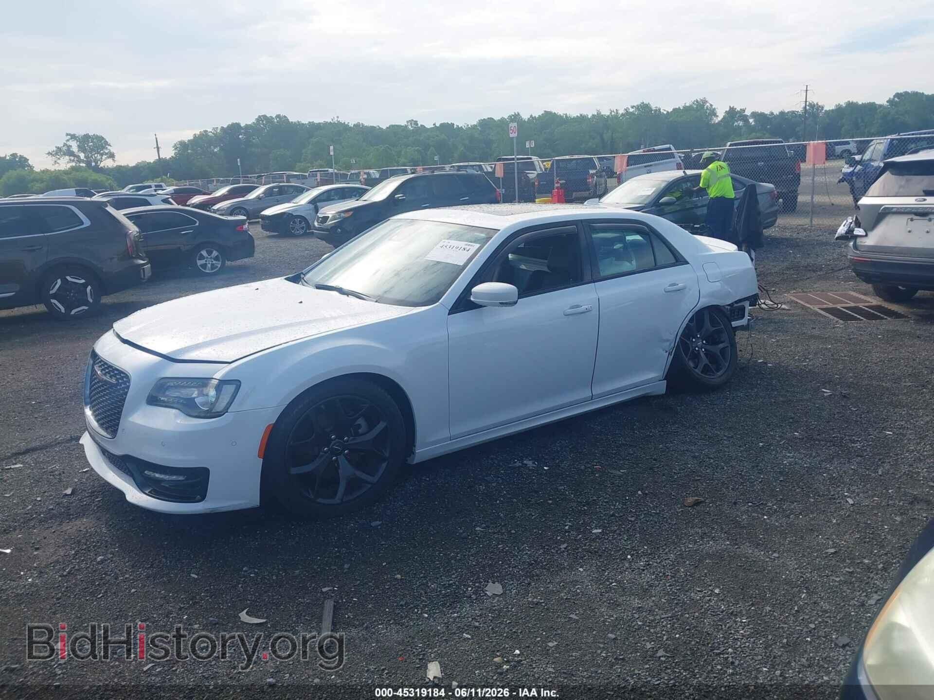 2023 CHRYSLER 300 - VIN: 2C3CCABT7PH657891 - Photo 2