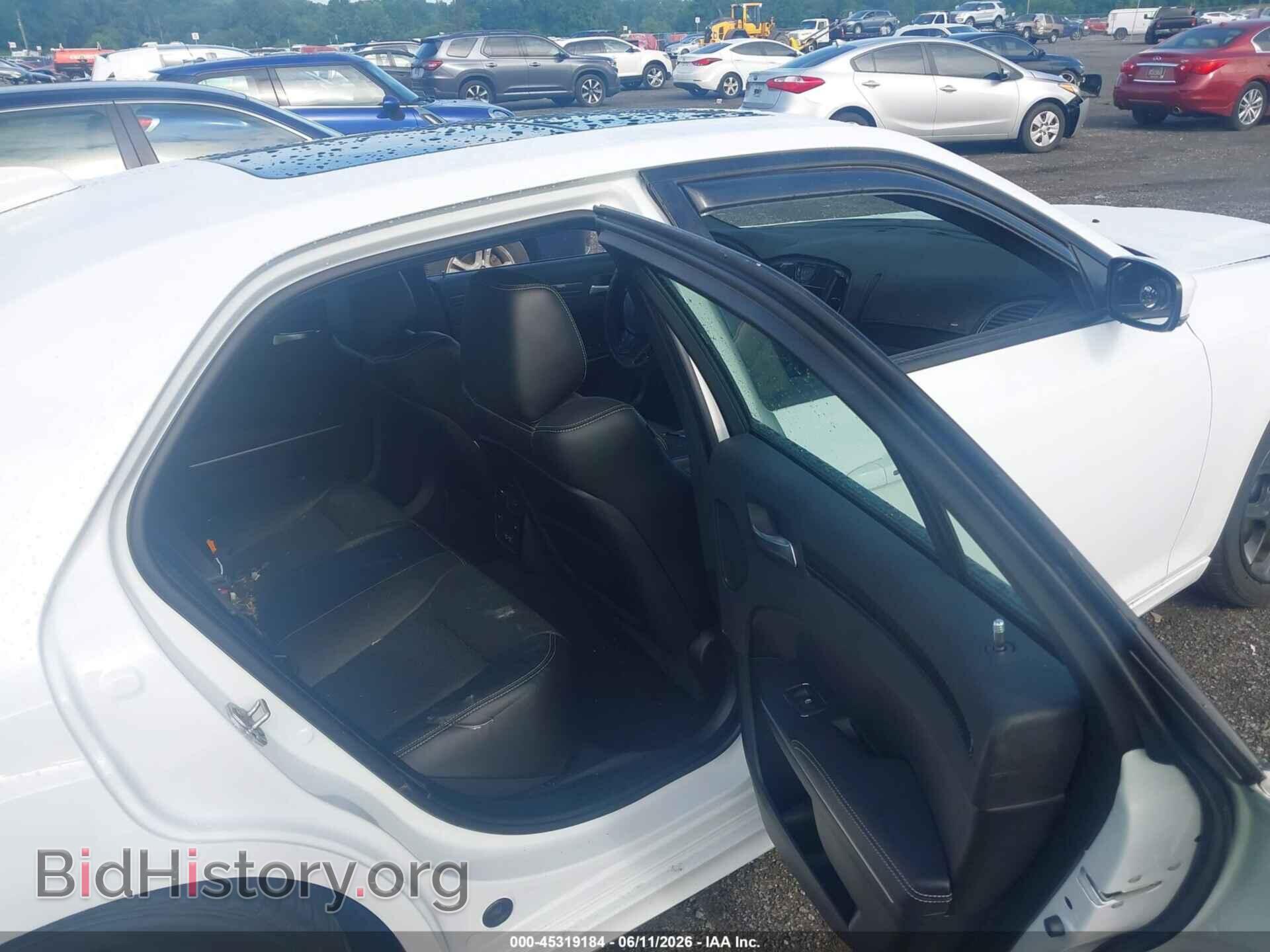 2023 CHRYSLER 300 - VIN: 2C3CCABT7PH657891 - Photo 8