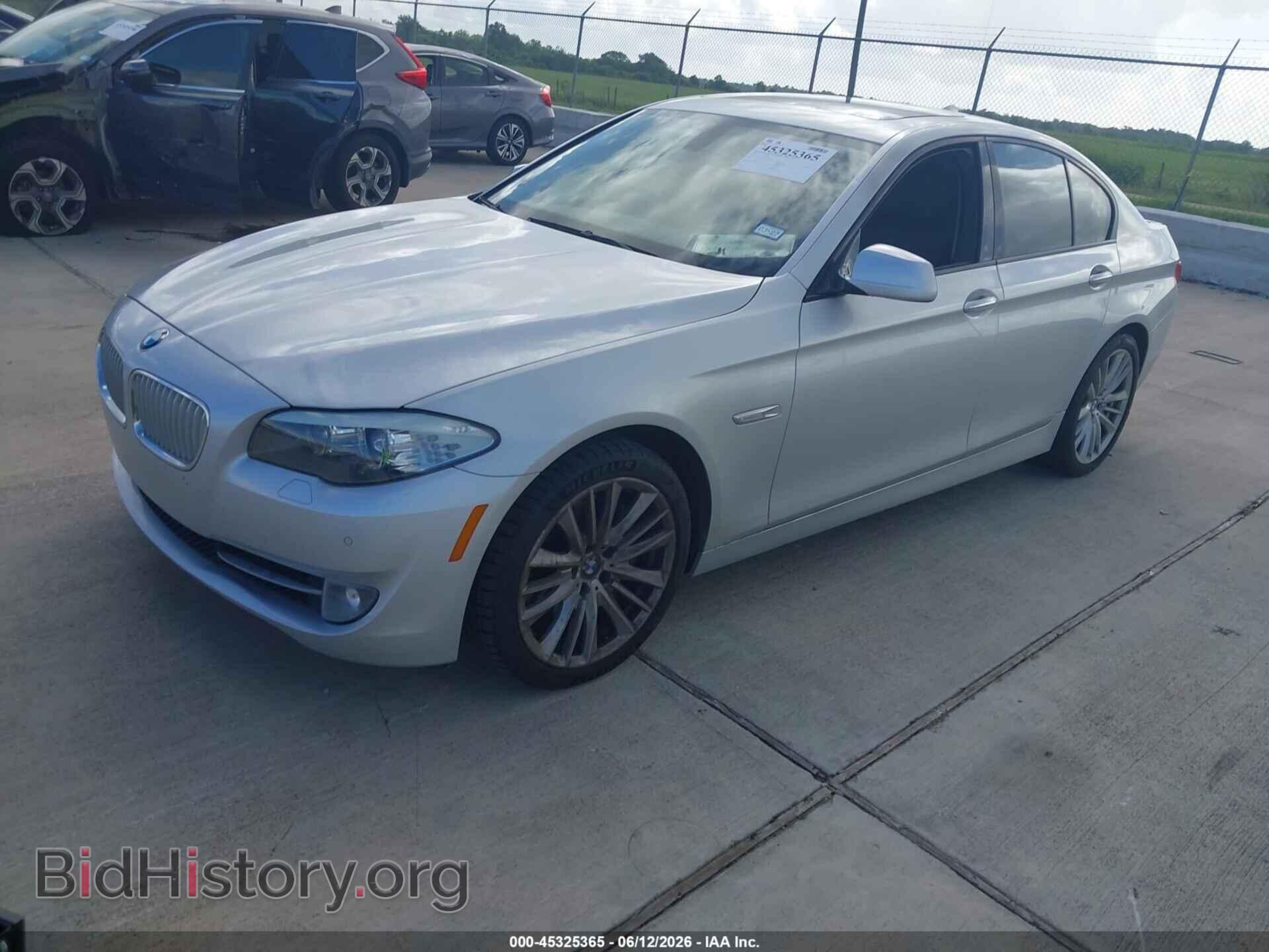 2011 BMW 550I - VIN: WBAFR9C58BC617902 - Фото 2
