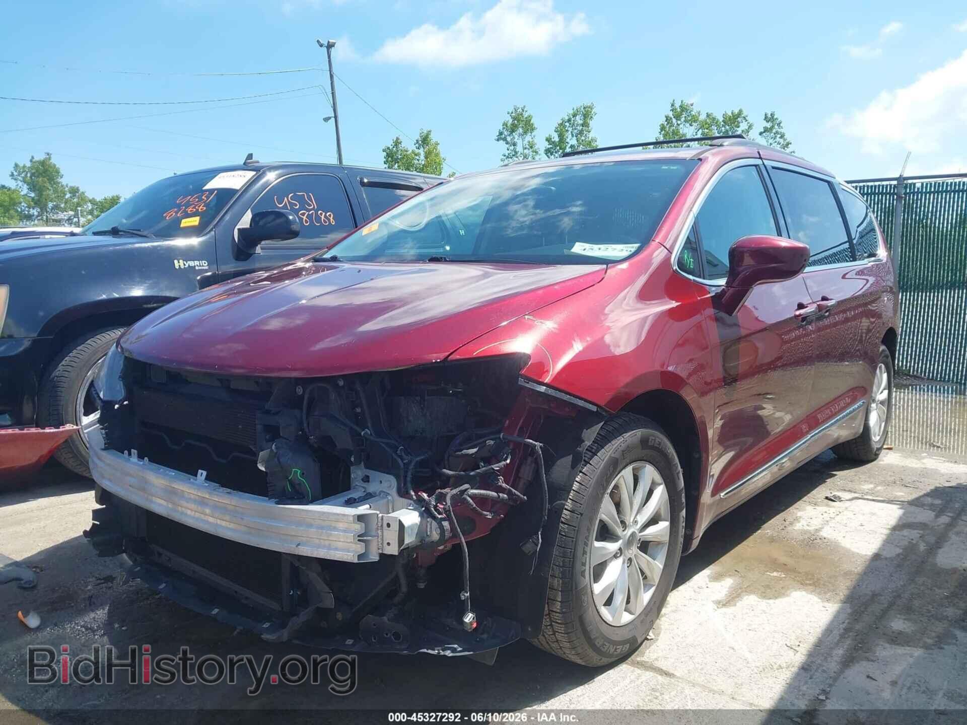 2017 CHRYSLER PACIFICA - VIN: 2C4RC1BGXHR788320 - Photo 2