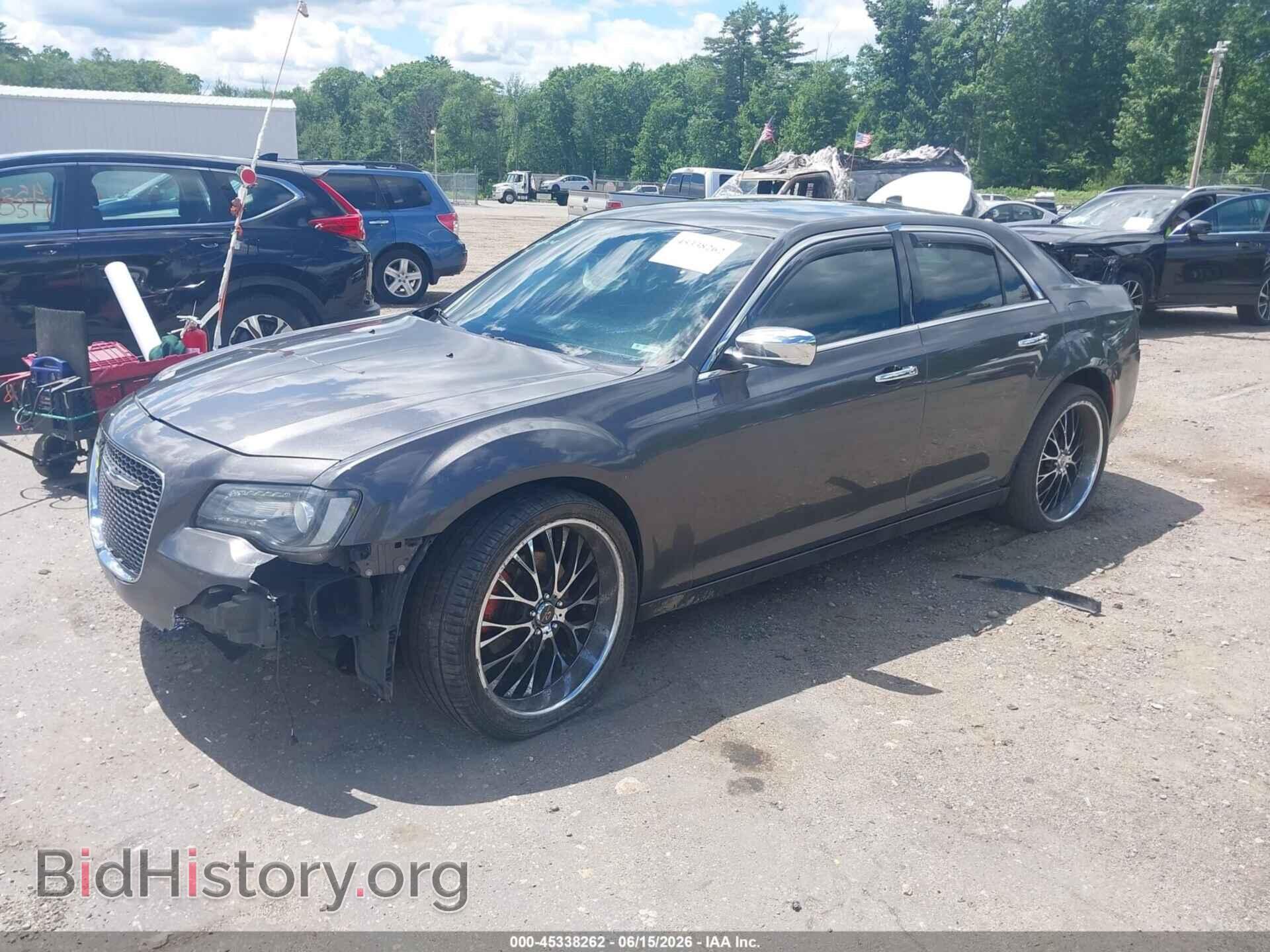 2018 CHRYSLER 300 - VIN: 2C3CCAKG3JH144356 - Фото 2