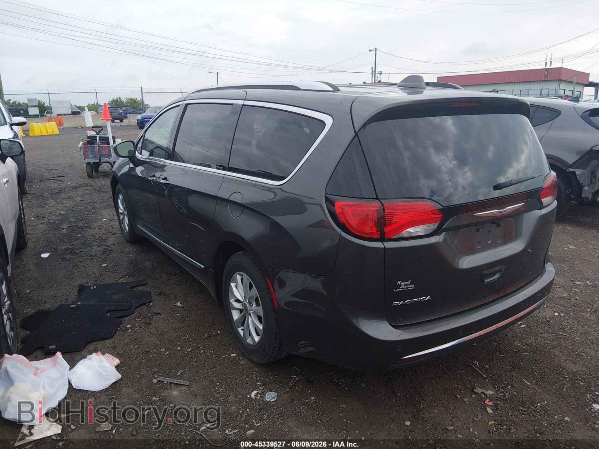 2018 CHRYSLER PACIFICA - VIN: 2C4RC1BG6JR204033 - Фото 3