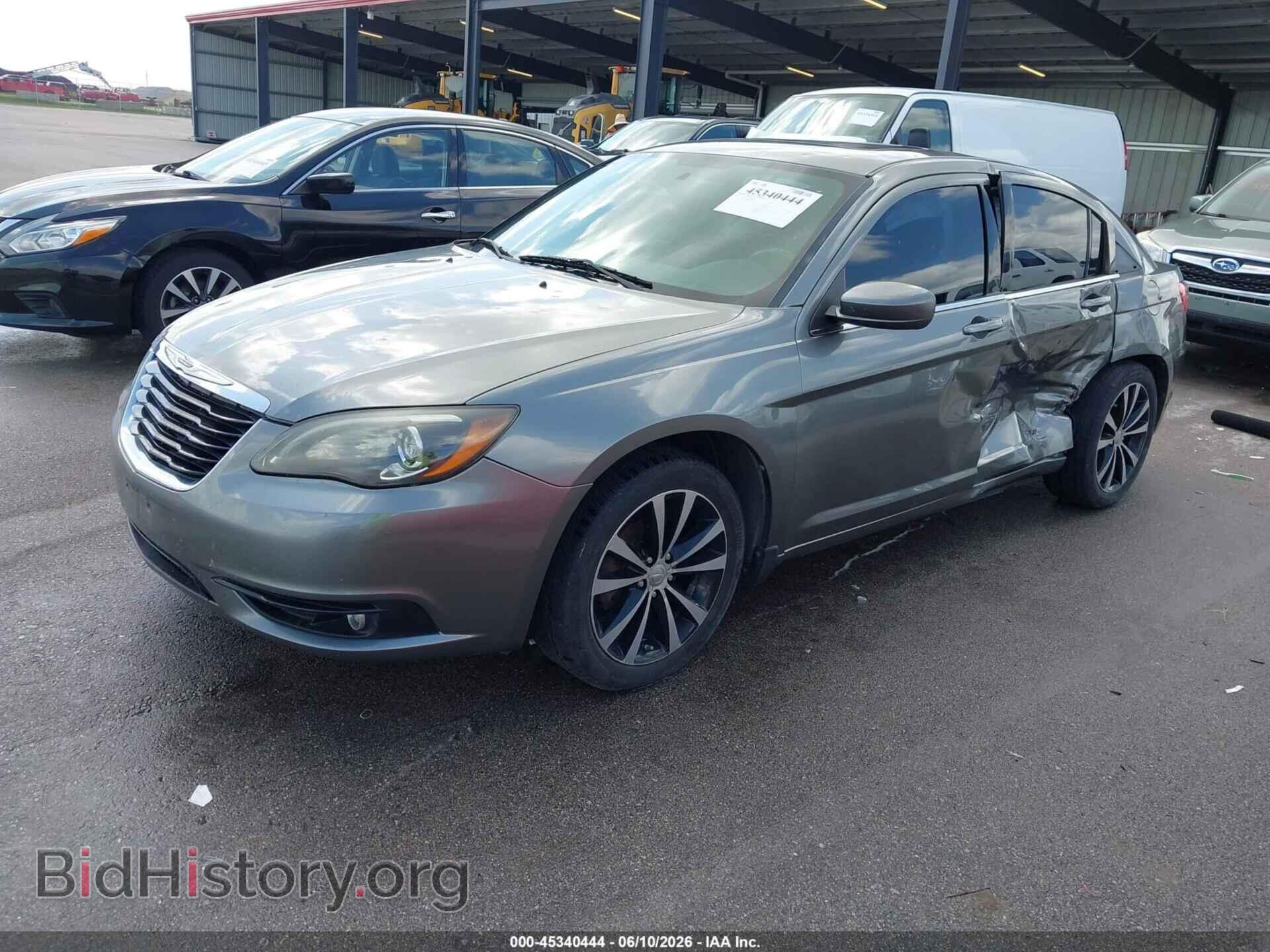 2013 CHRYSLER 200 - VIN: 1C3CCBBB8DN580061 - Photo 2