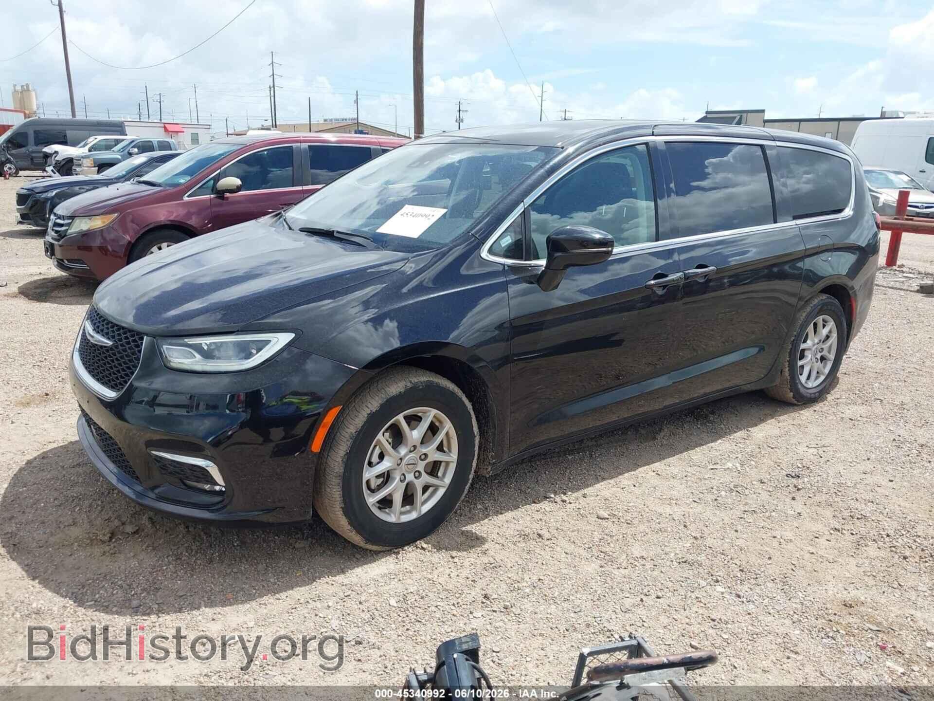 2024 CHRYSLER PACIFICA - VIN: 2C4RC1BG5RR136321 - Photo 2