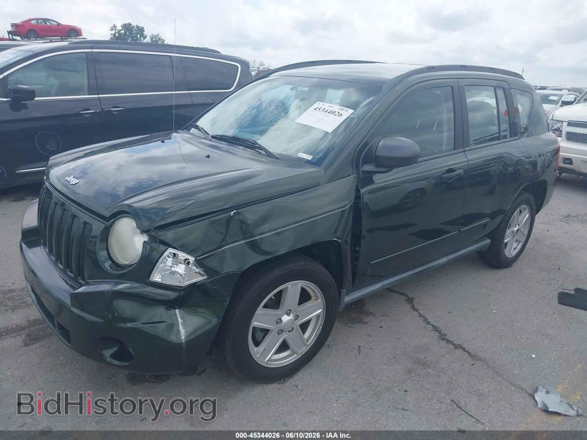 2010 JEEP COMPASS - VIN: 1J4NT4FB1AD612242 - Фото 2