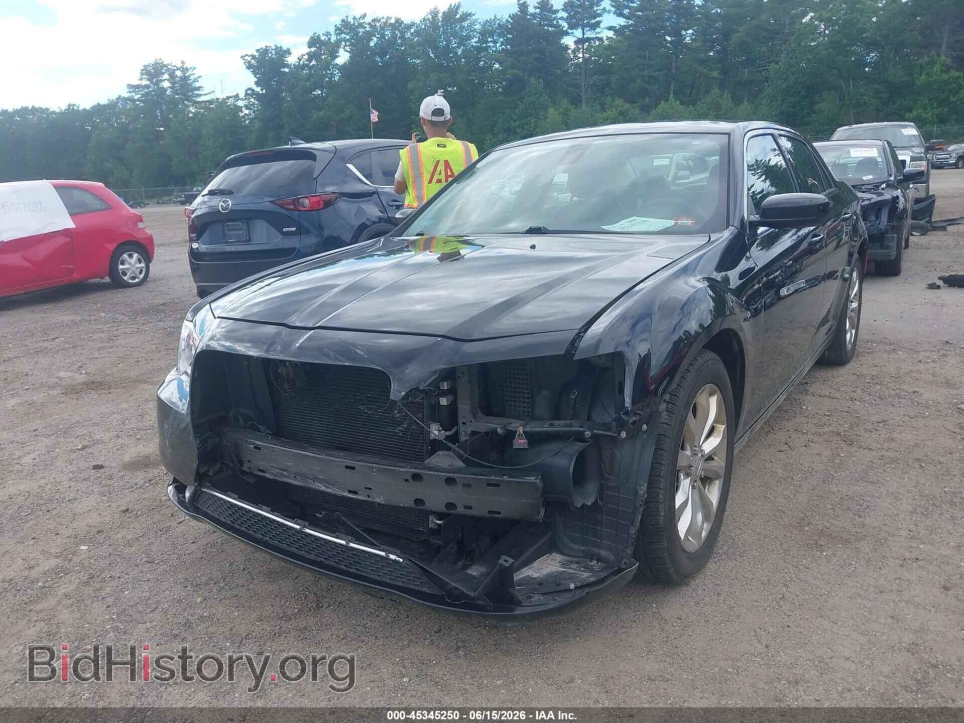 2016 CHRYSLER 300 - VIN: 2C3CCARG1GH344196 - Фото 6