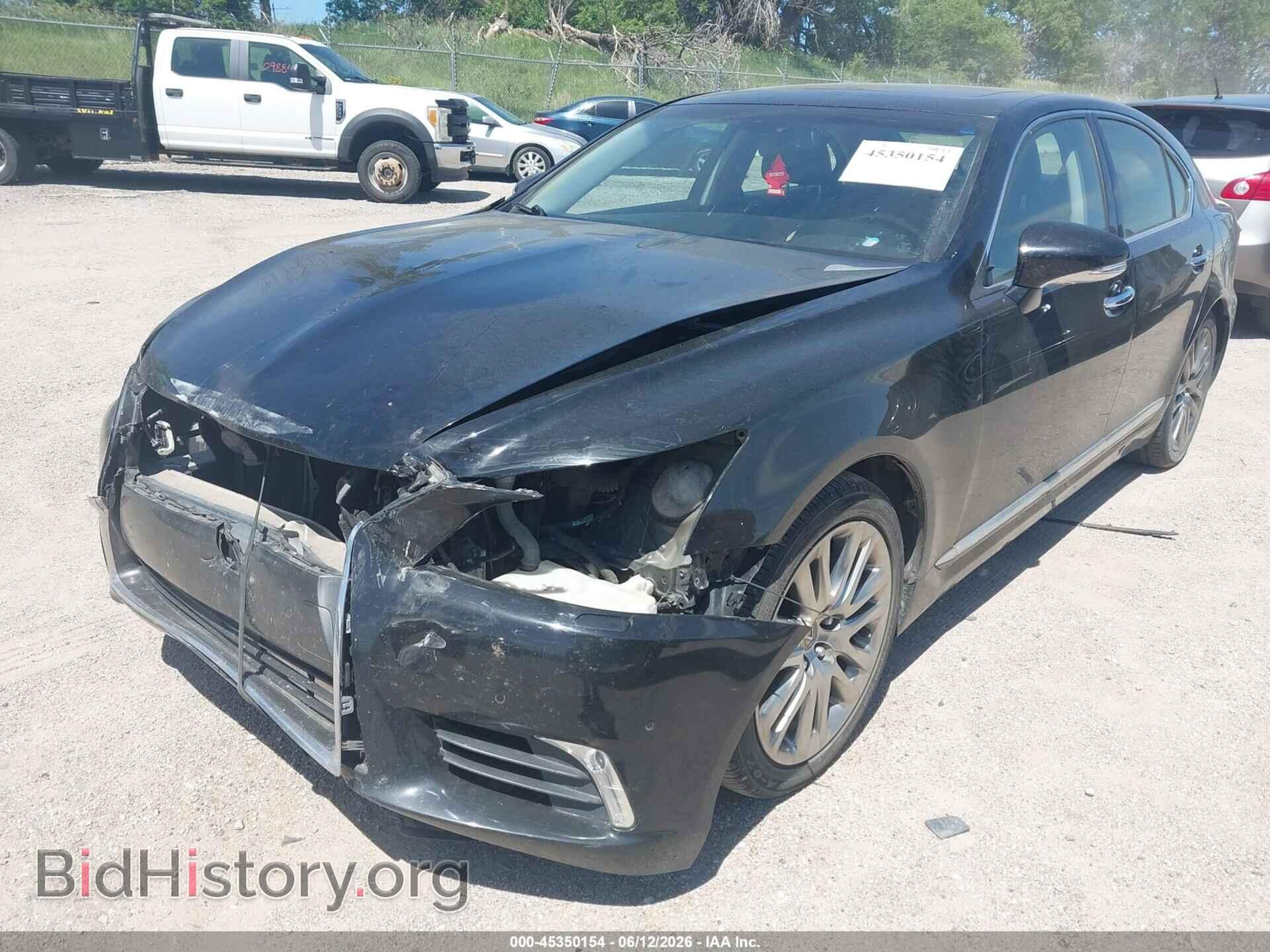 2016 LEXUS LS 460 - VIN: JTHBL5EF2G5140573 - Photo 2