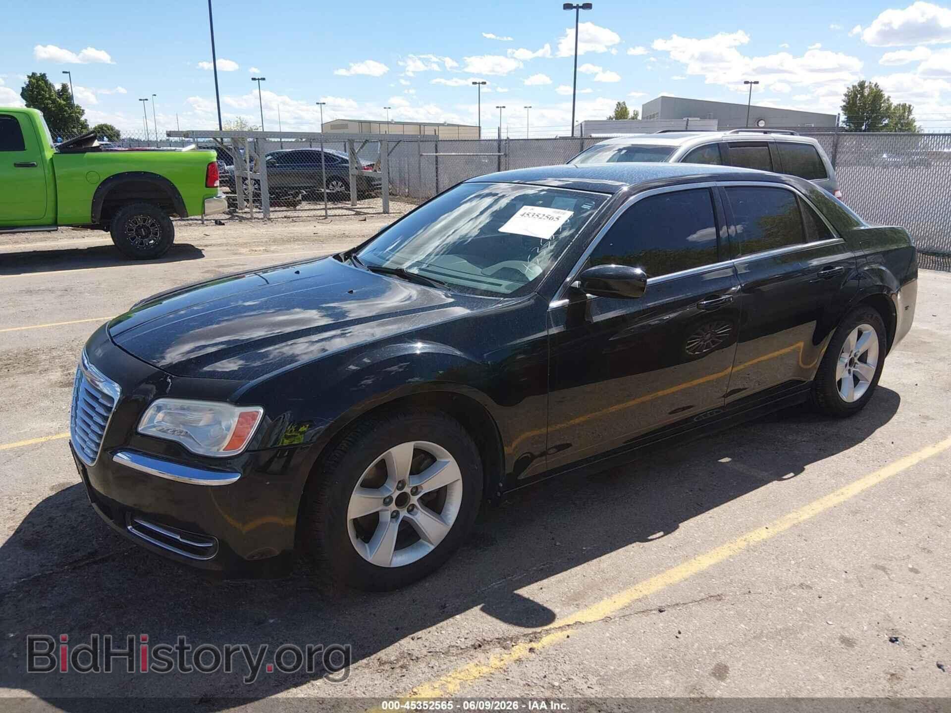 2012 CHRYSLER 300 - VIN: 2C3CCAAG9CH166978 - Фото 2