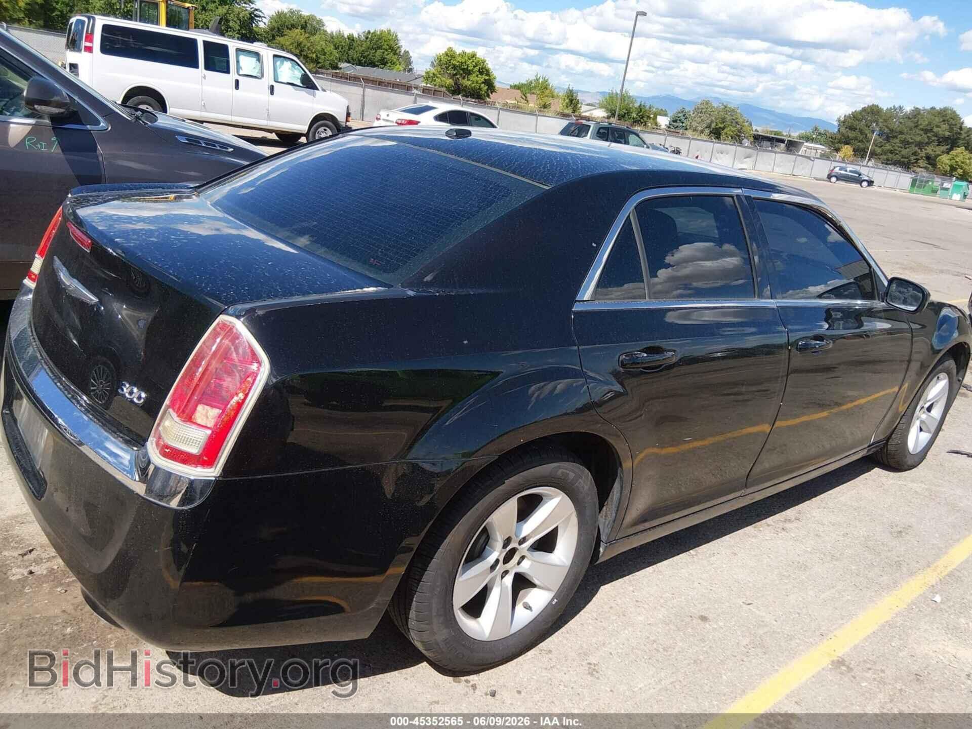 2012 CHRYSLER 300 - VIN: 2C3CCAAG9CH166978 - Фото 4