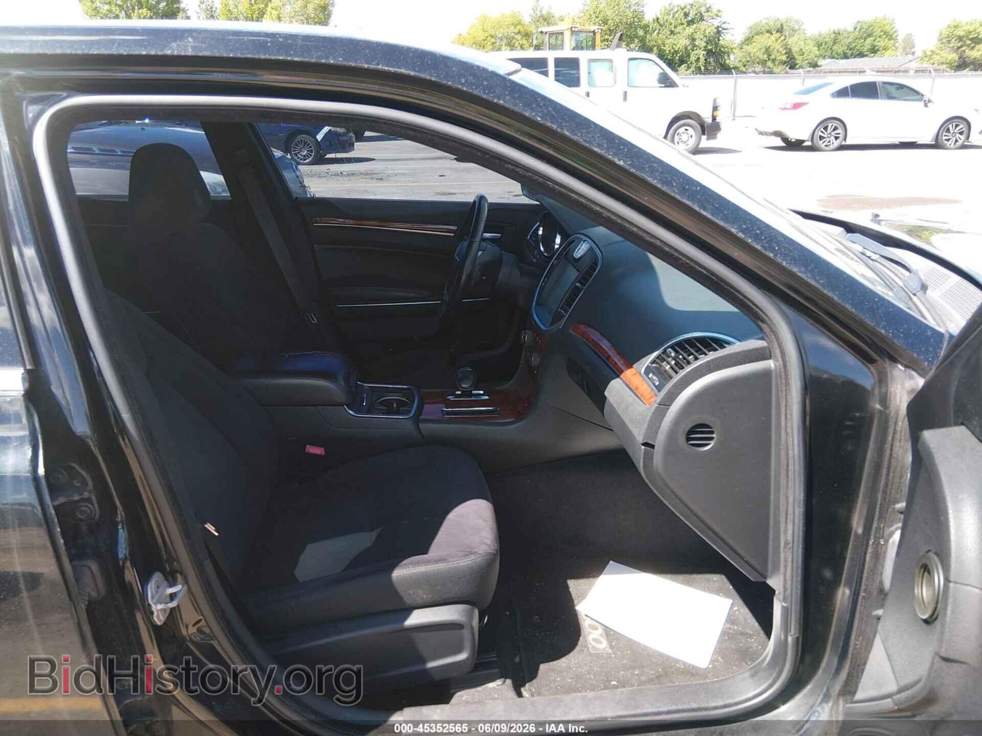 2012 CHRYSLER 300 - VIN: 2C3CCAAG9CH166978 - Фото 5