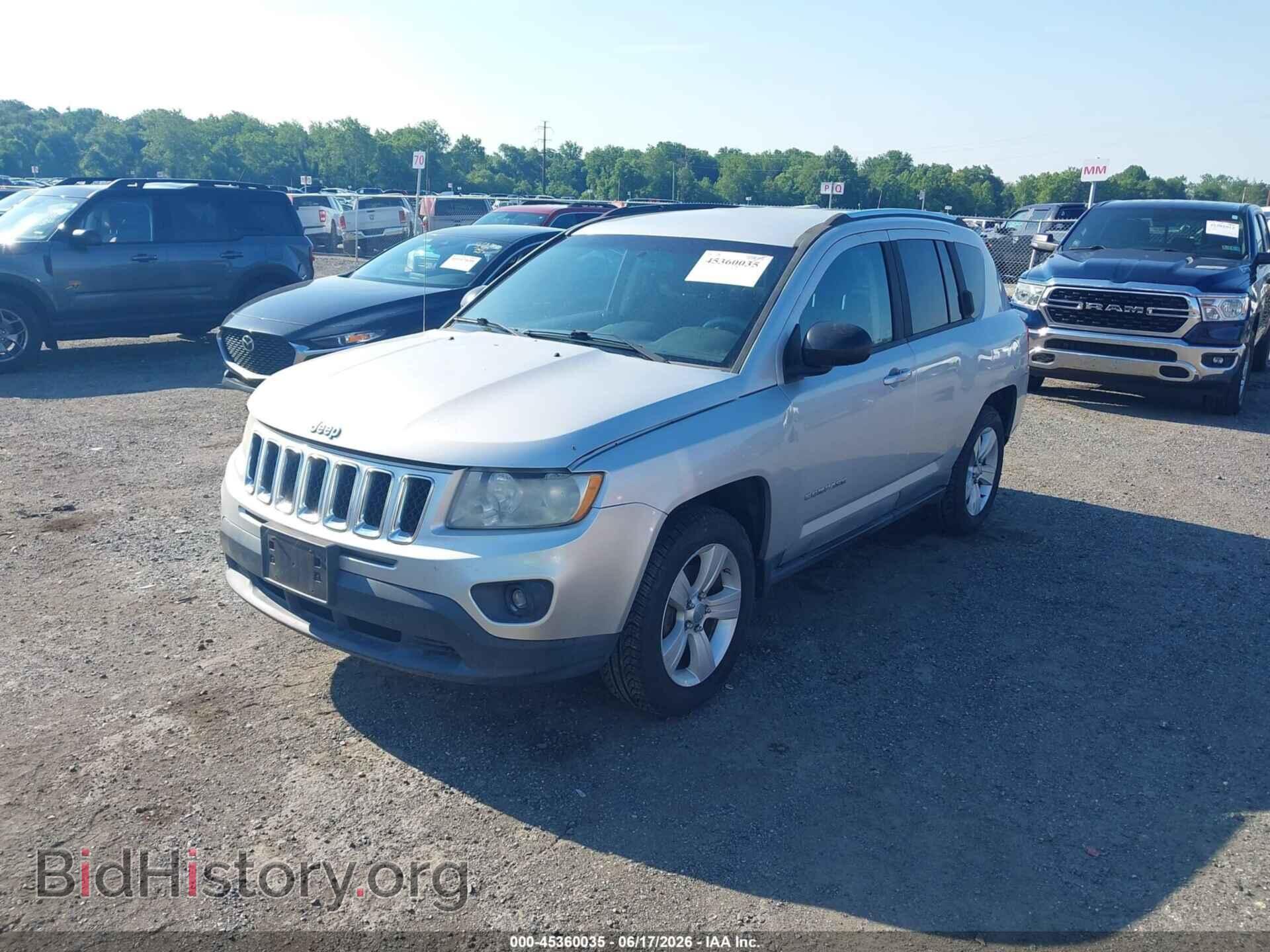 2011 JEEP COMPASS - VIN: 1J4NT1FB2BD139564 - Фото 2