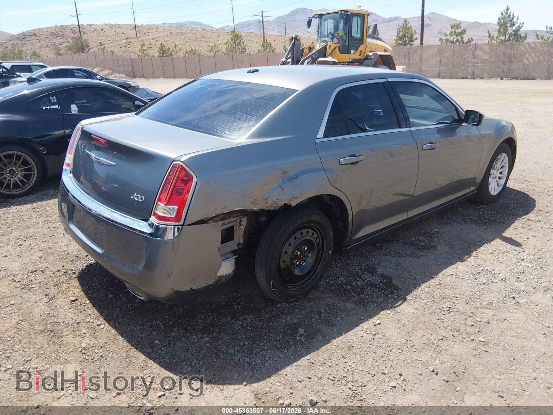 2012 CHRYSLER 300 - VIN: 2C3CCAAGXCH104666 - Фото 4