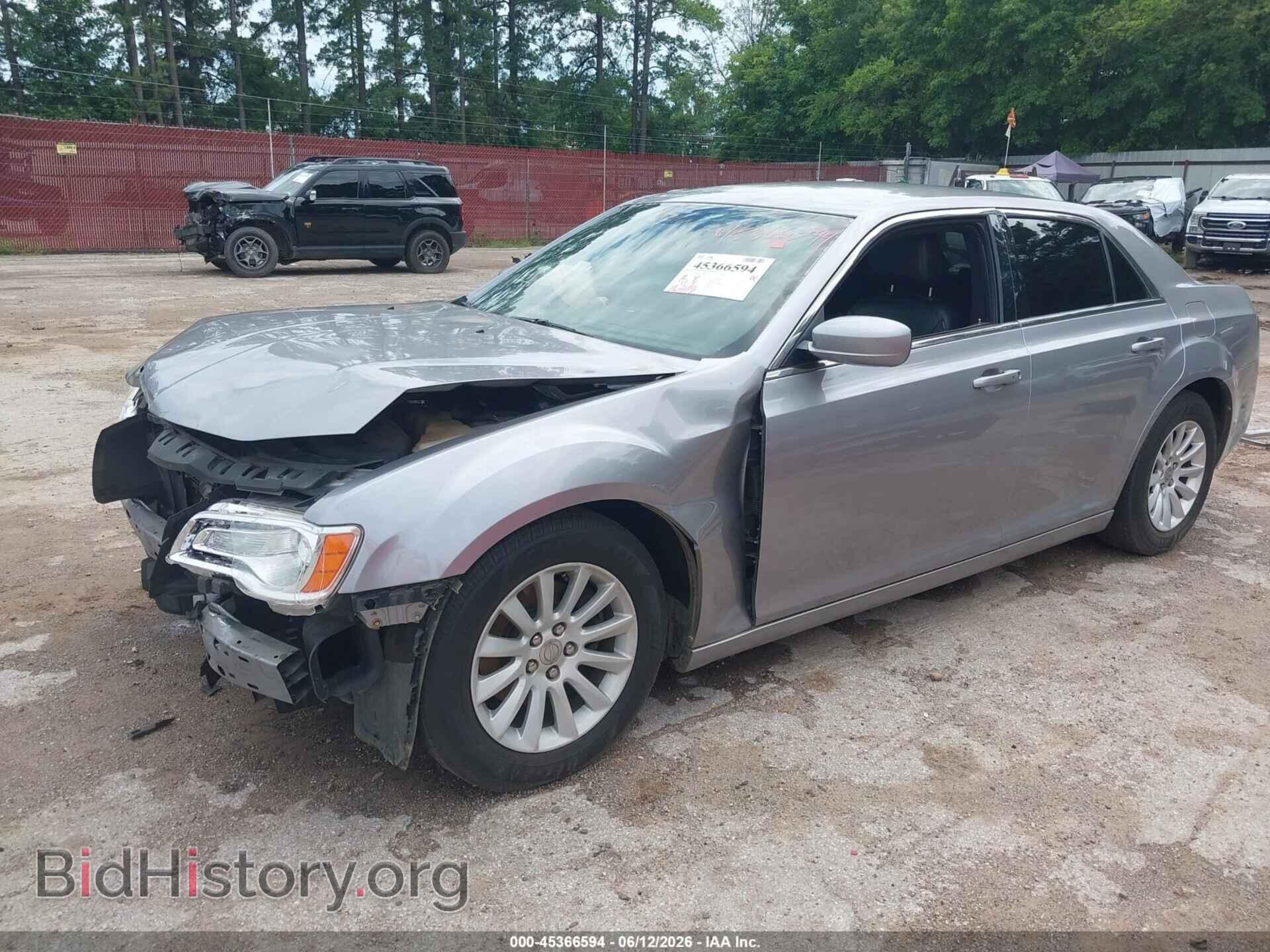 2013 CHRYSLER 300 - VIN: 2C3CCAAG4DH626954 - Фото 2