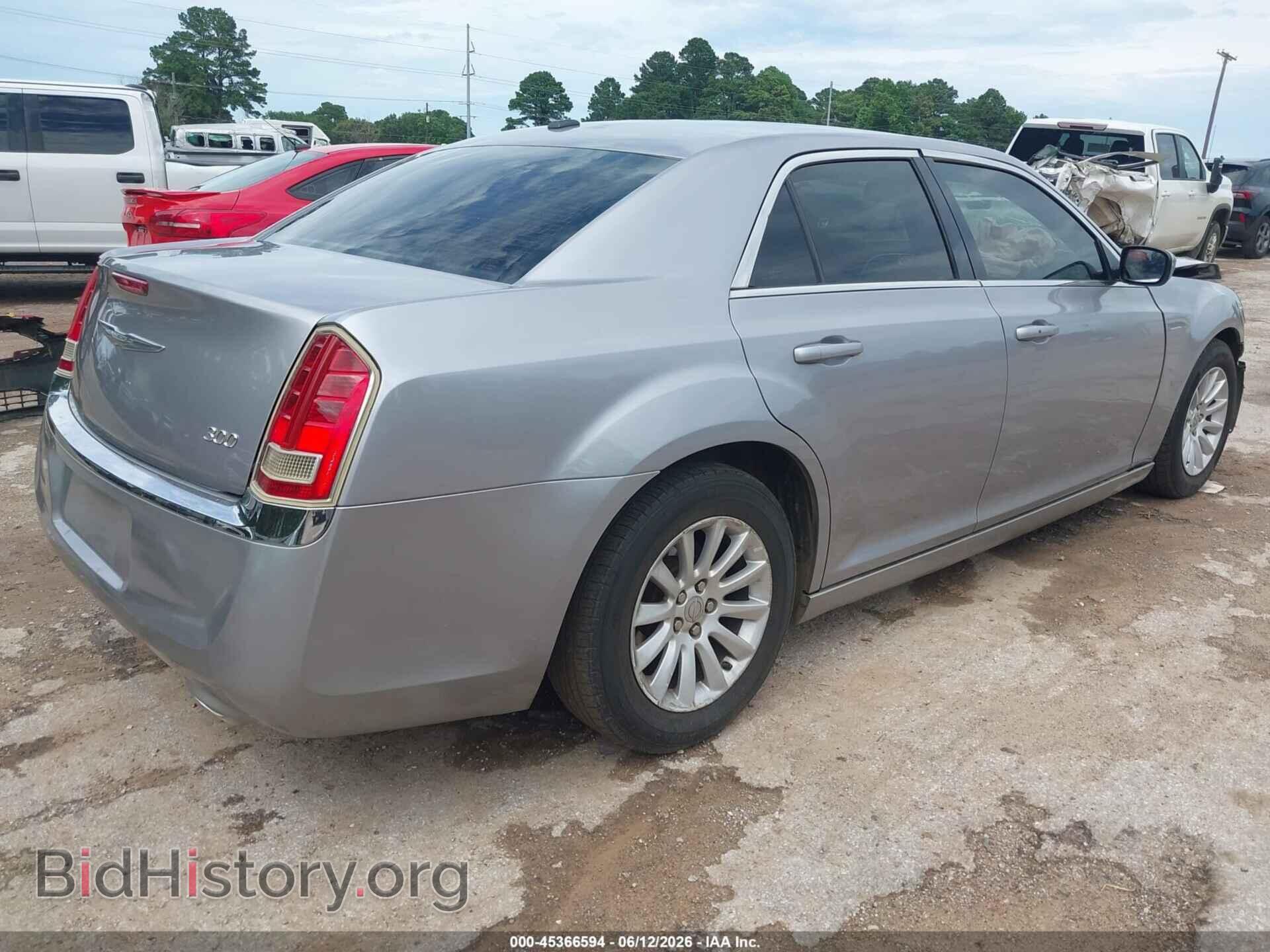 2013 CHRYSLER 300 - VIN: 2C3CCAAG4DH626954 - Фото 4