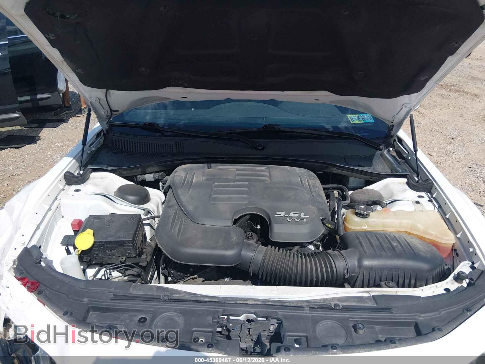 2017 CHRYSLER 300 - VIN: 2C3CCAGG4HH506908 - Фото 10