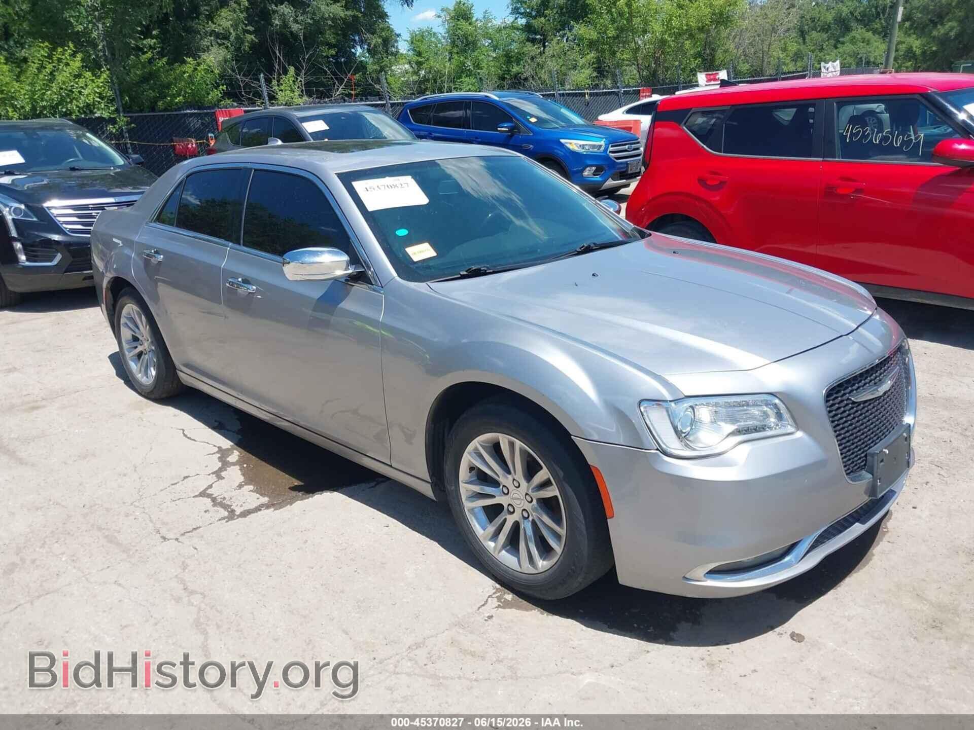 Фотография 2C3CCAEG0HH552237 - CHRYSLER 300C 2017