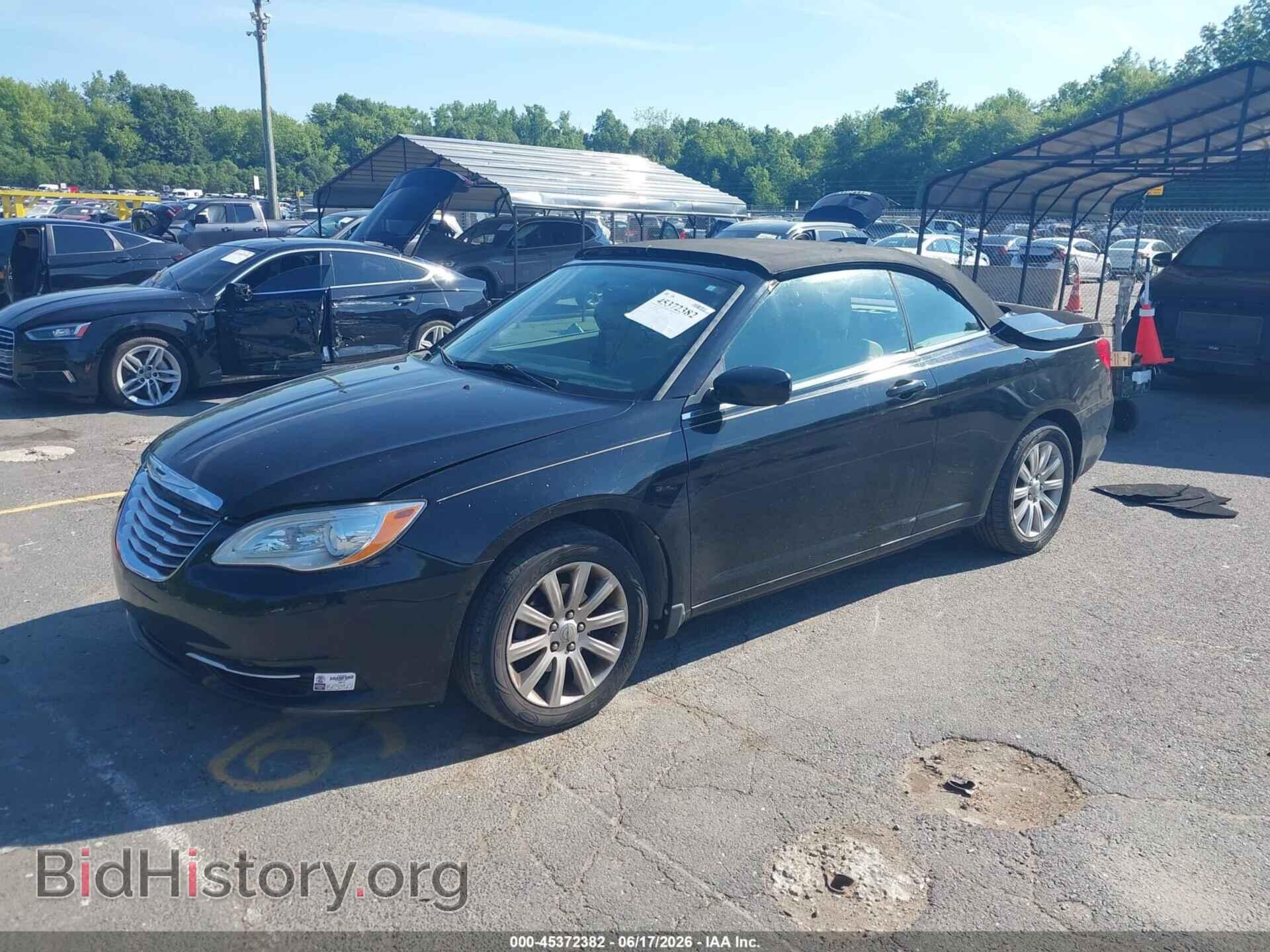 2013 CHRYSLER 200 - VIN: 1C3BCBEB0DN676841 - Фото 2