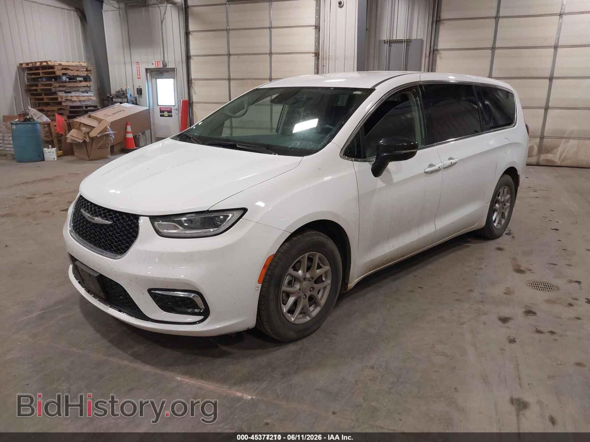 2024 CHRYSLER PACIFICA - VIN: 2C4RC1BGXRR112709 - Photo 2