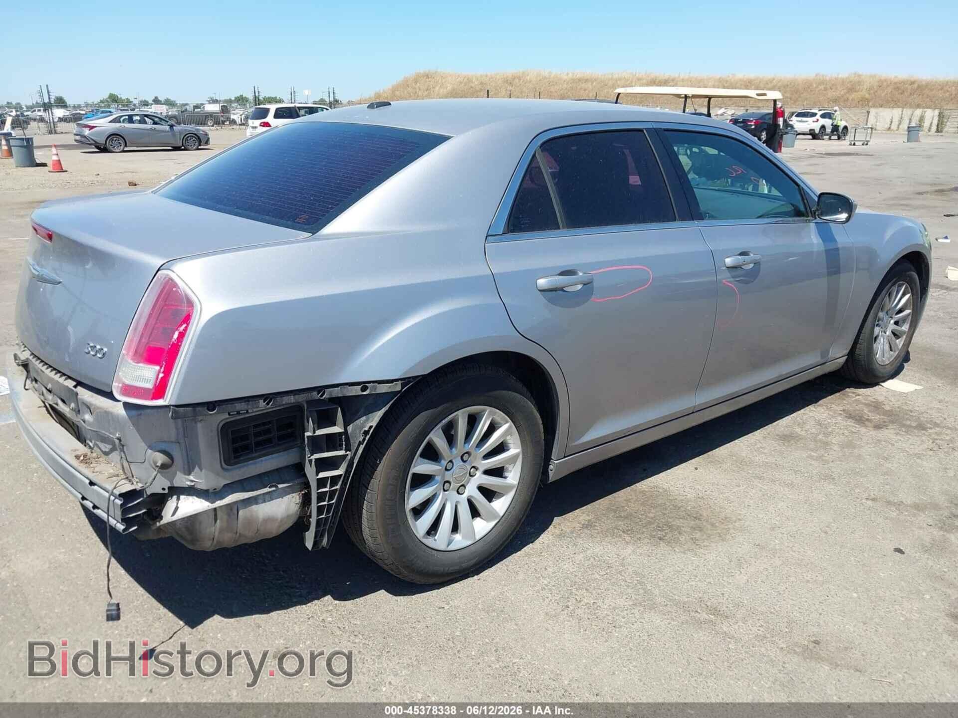 2014 CHRYSLER 300 - VIN: 2C3CCAAG2EH100887 - Фото 4