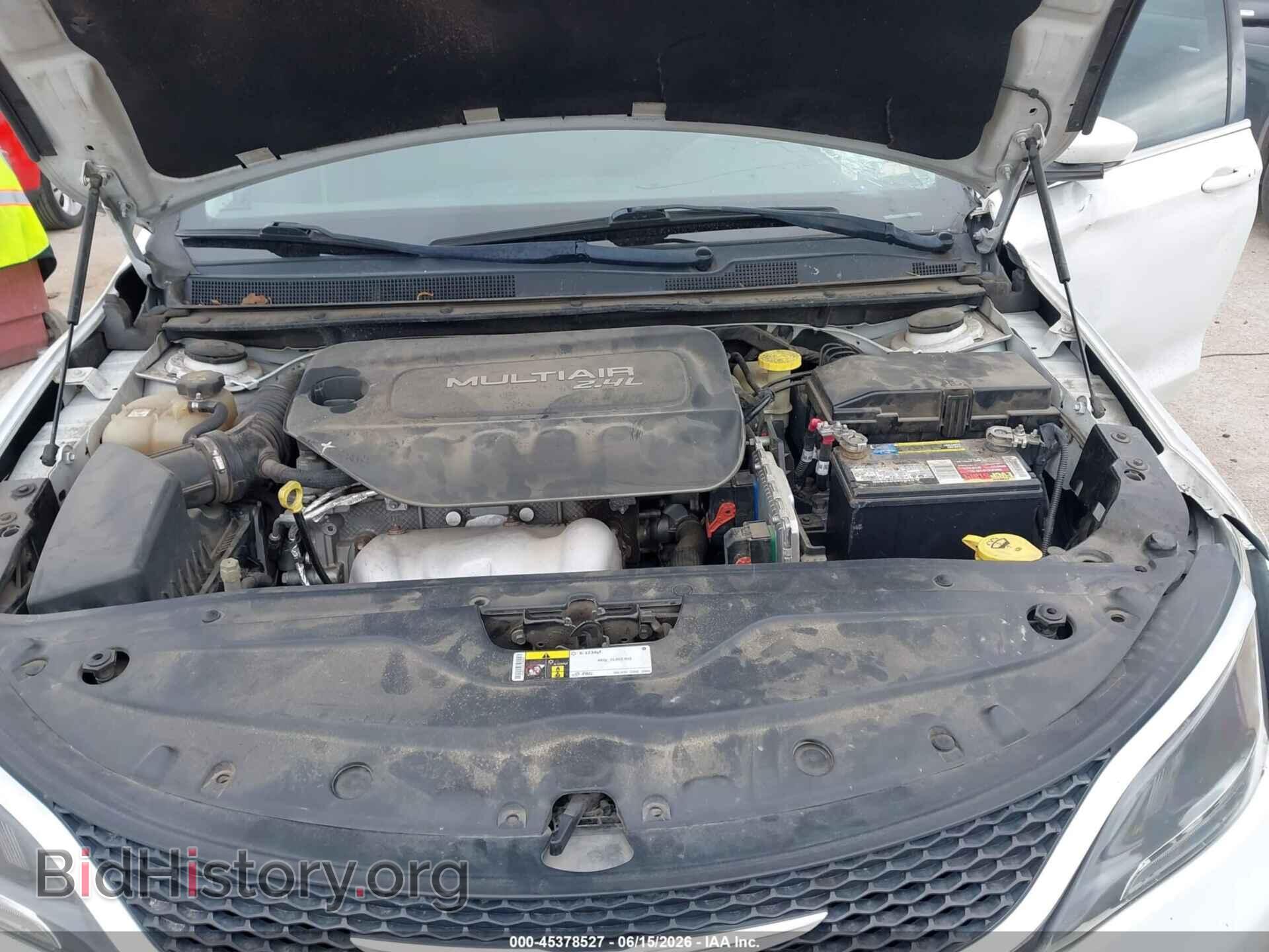 2016 CHRYSLER 200 - VIN: 1C3CCCAB7GN103018 - Photo 10