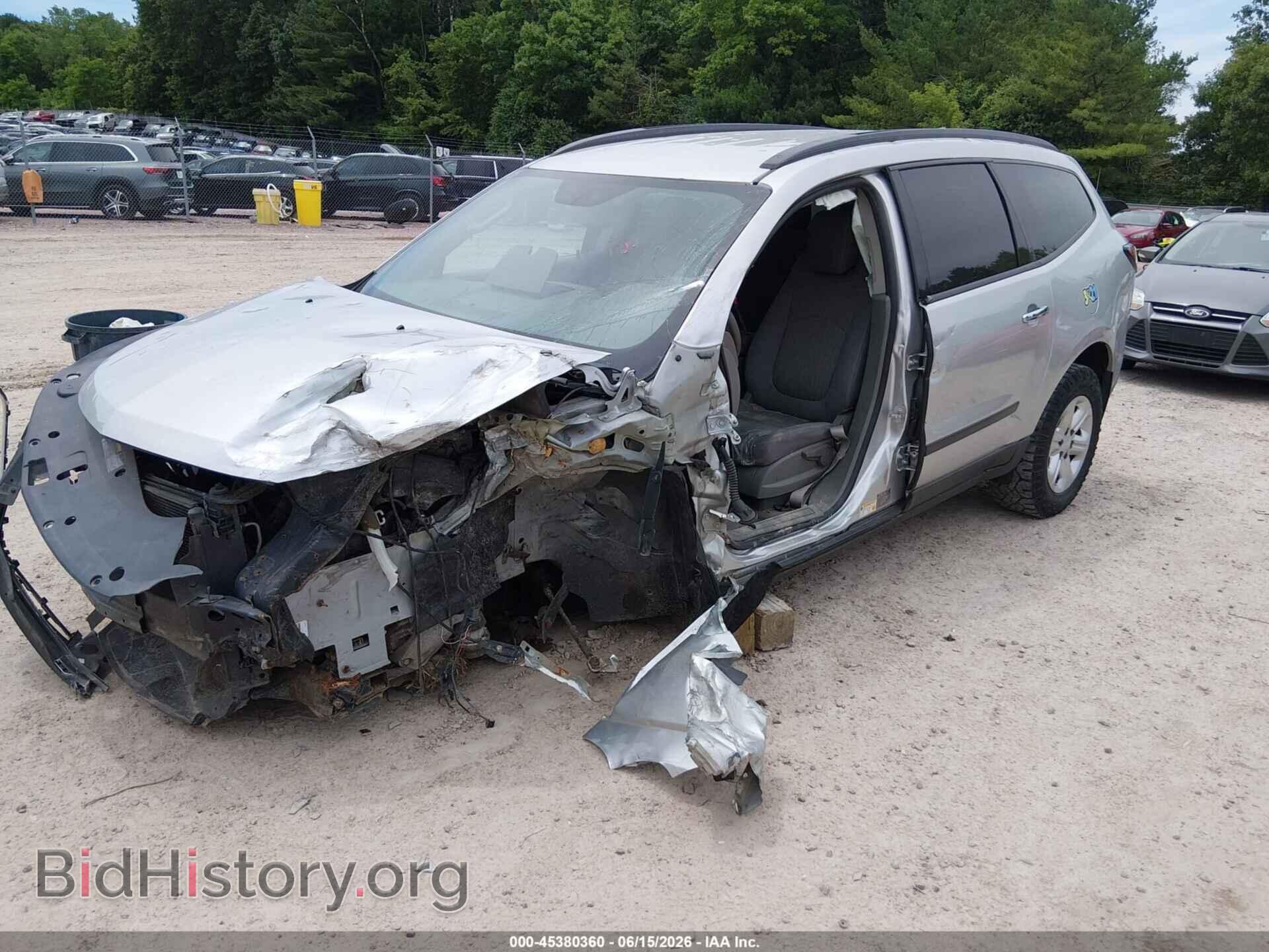 2014 CHEVROLET TRAVERSE - VIN: 1GNKRFED1EJ200052 - Photo 2