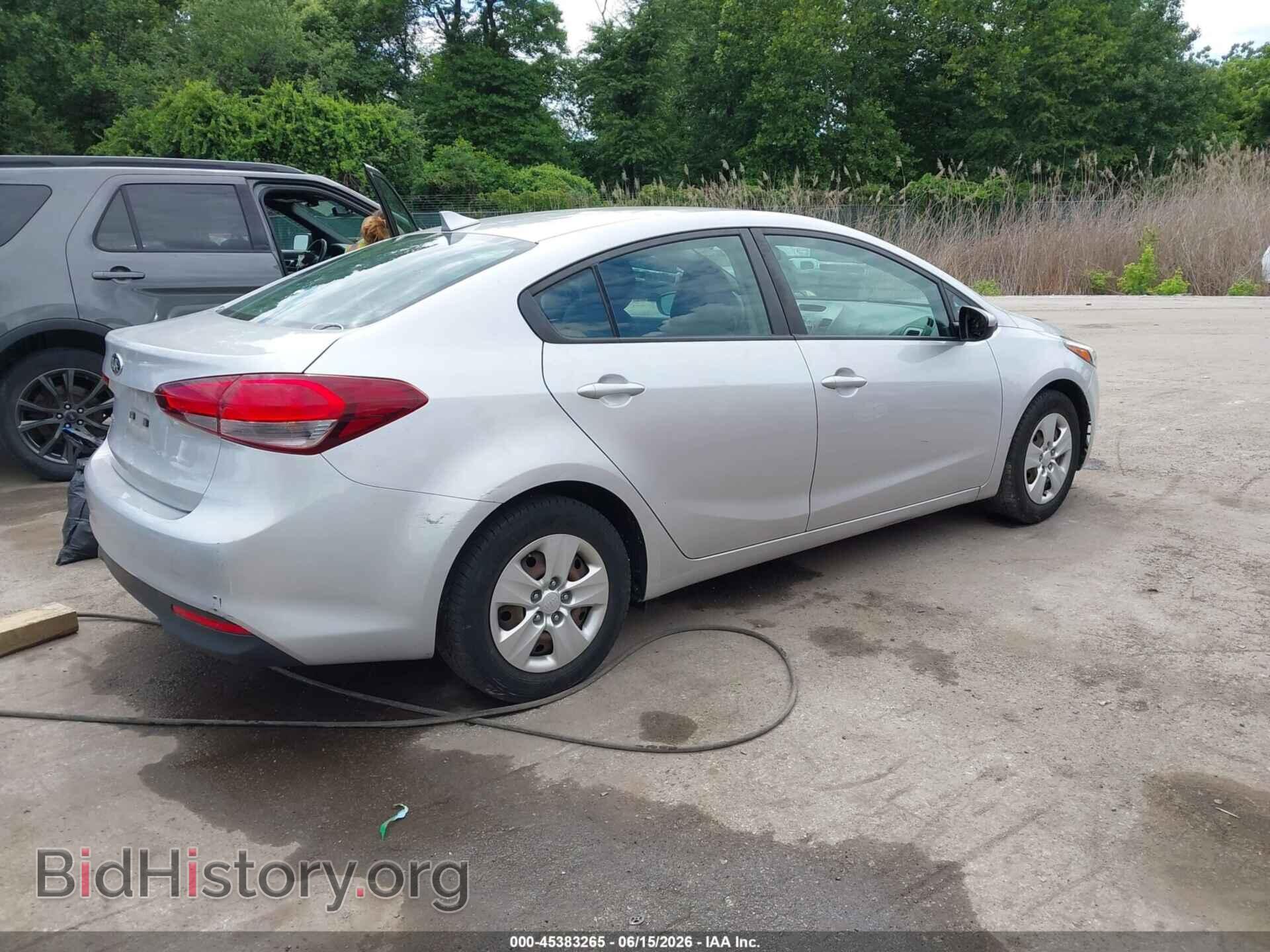 2017 KIA FORTE - VIN: 3KPFK4A76HE153802 - Фото 4