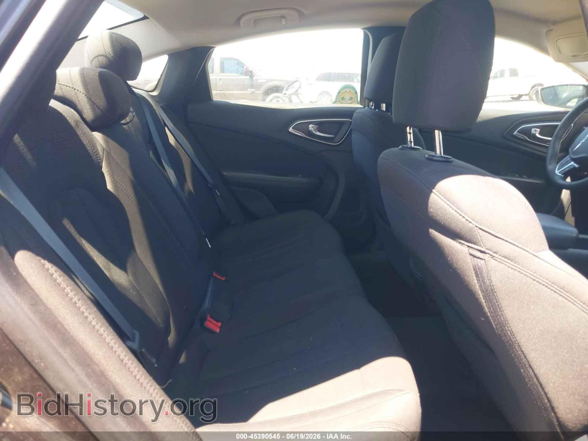 2016 CHRYSLER 200 - VIN: 1C3CCCAB3GN111861 - Фото 8