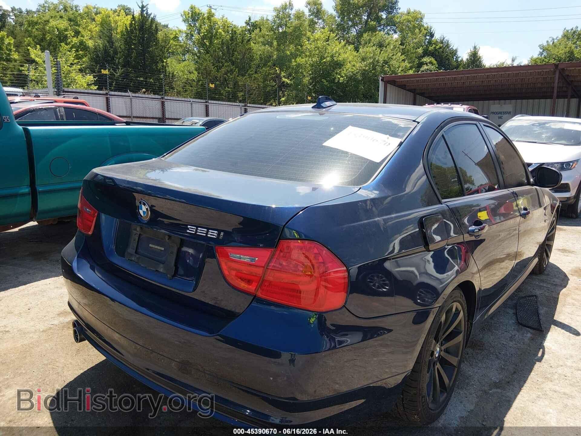 2011 BMW 328I - VIN: WBAPH7C5XBE677115 - Фото 4
