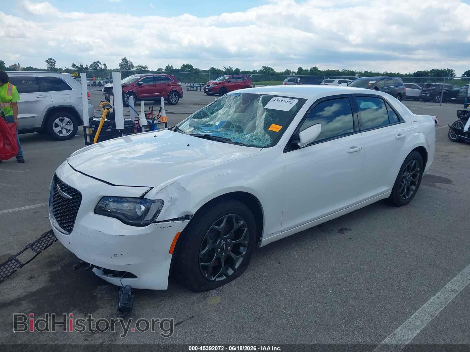 2016 CHRYSLER 300 - VIN: 2C3CCAGG7GH220842 - Photo 2