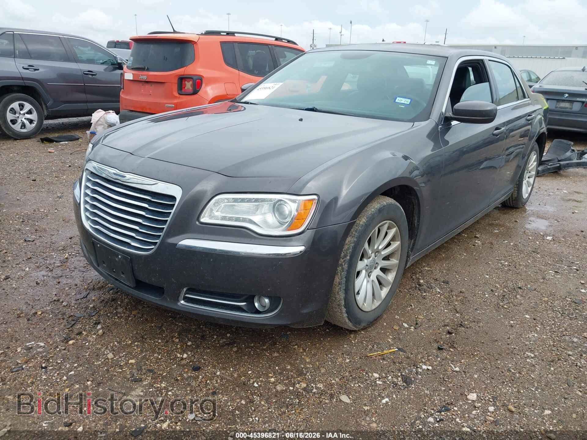 2014 CHRYSLER 300 - VIN: 2C3CCAAG2EH214310 - Фото 2