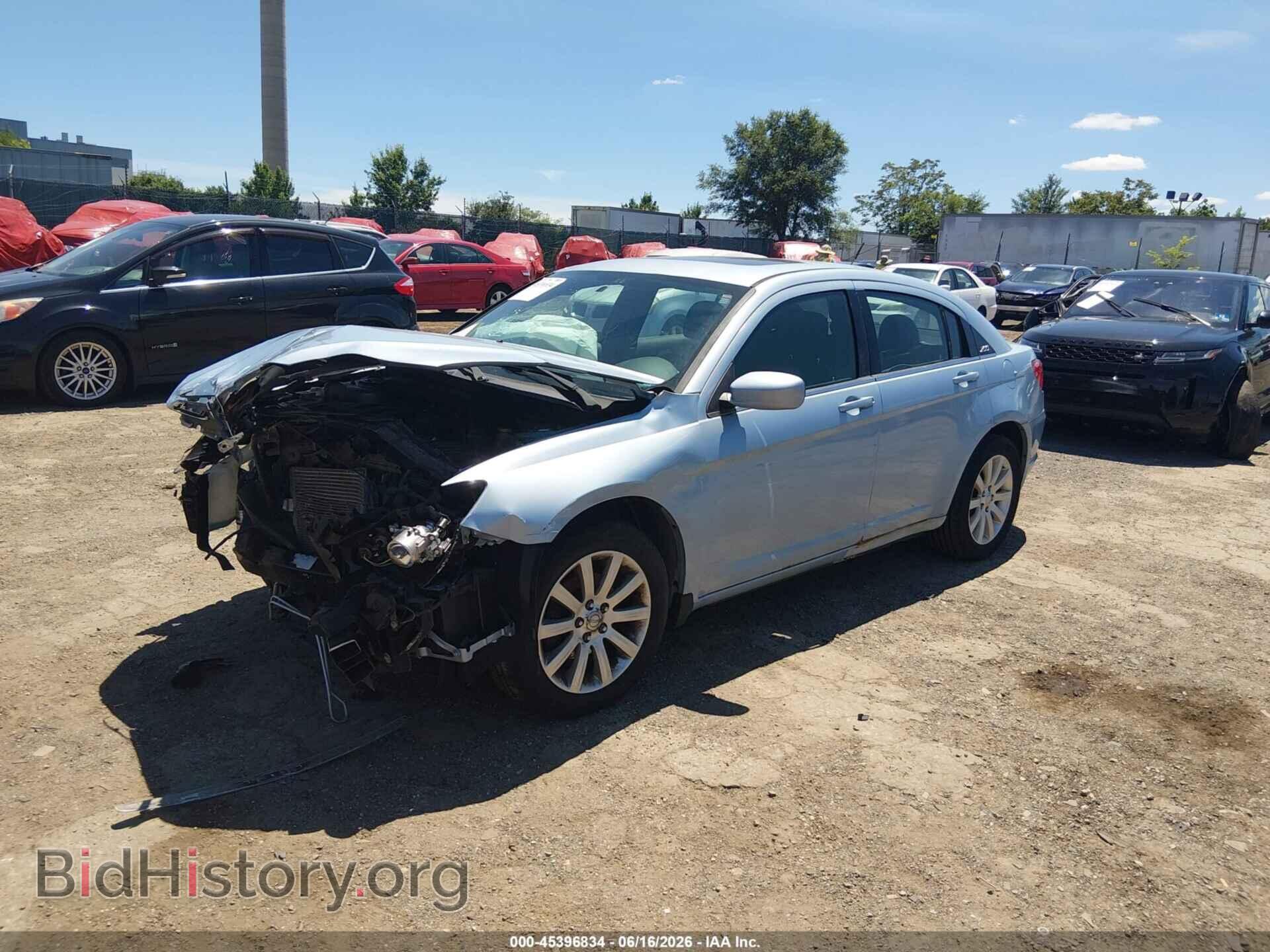 2013 CHRYSLER 200 - VIN: 1C3CCBBB4DN540205 - Photo 2