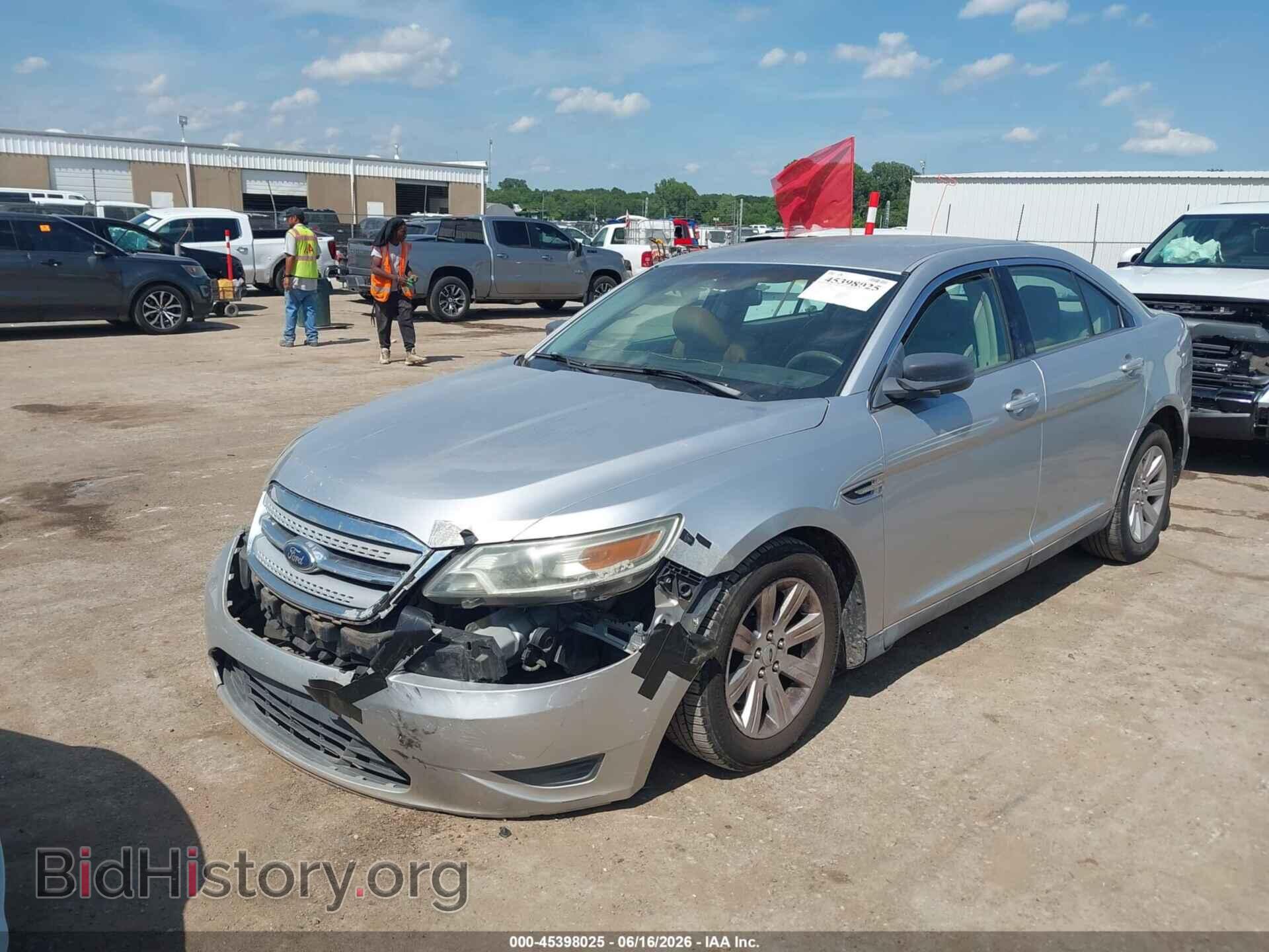 2010 FORD TAURUS - VIN: 1FAHP2DW2AG147105 - Photo 2