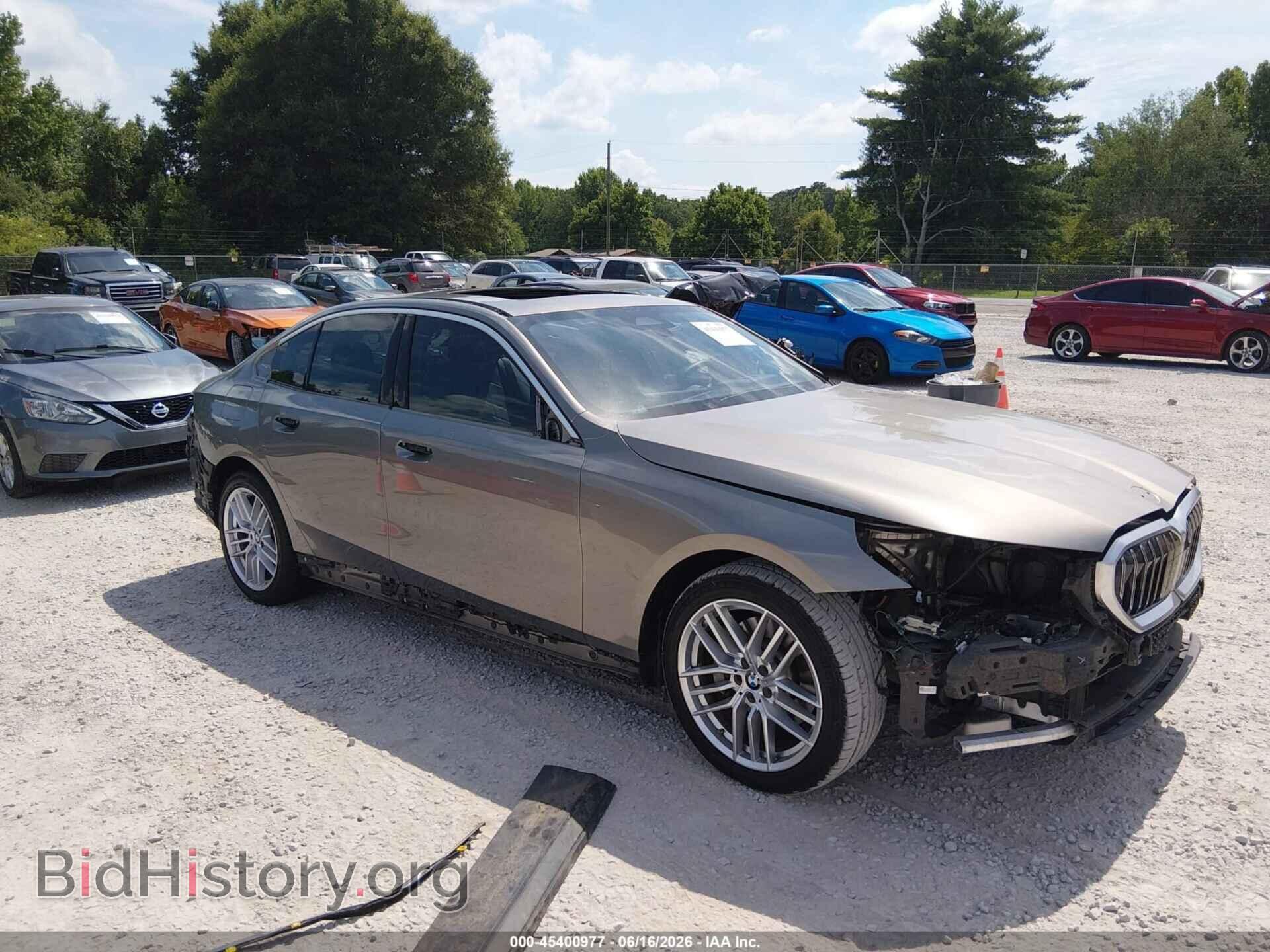 Фотография WBA43FJ09RCS37850 - BMW 530I 2024
