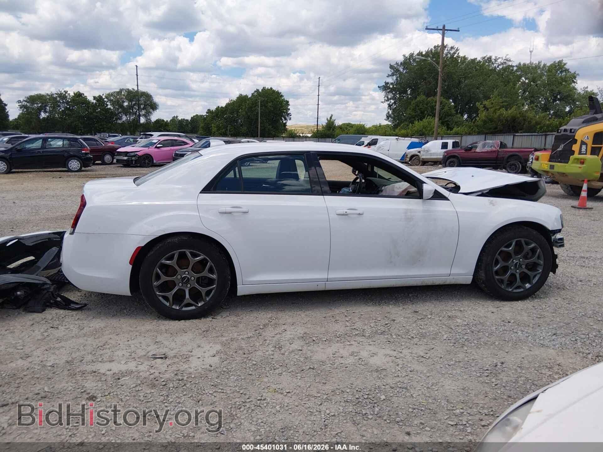 2016 CHRYSLER 300 - VIN: 2C3CCAGG2GH253229 - Фото 14