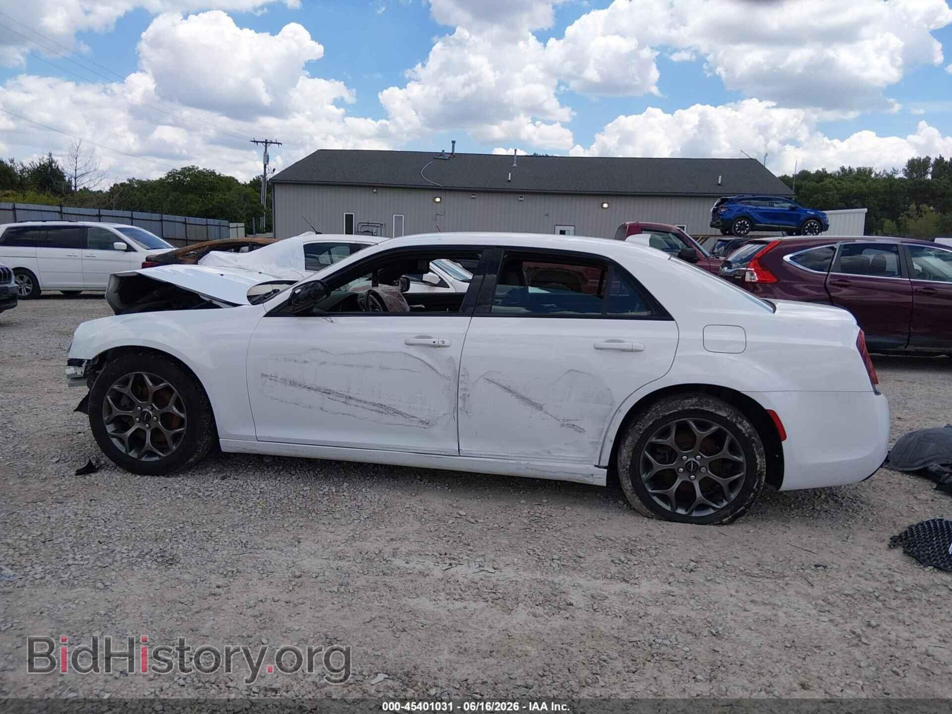 2016 CHRYSLER 300 - VIN: 2C3CCAGG2GH253229 - Фото 15